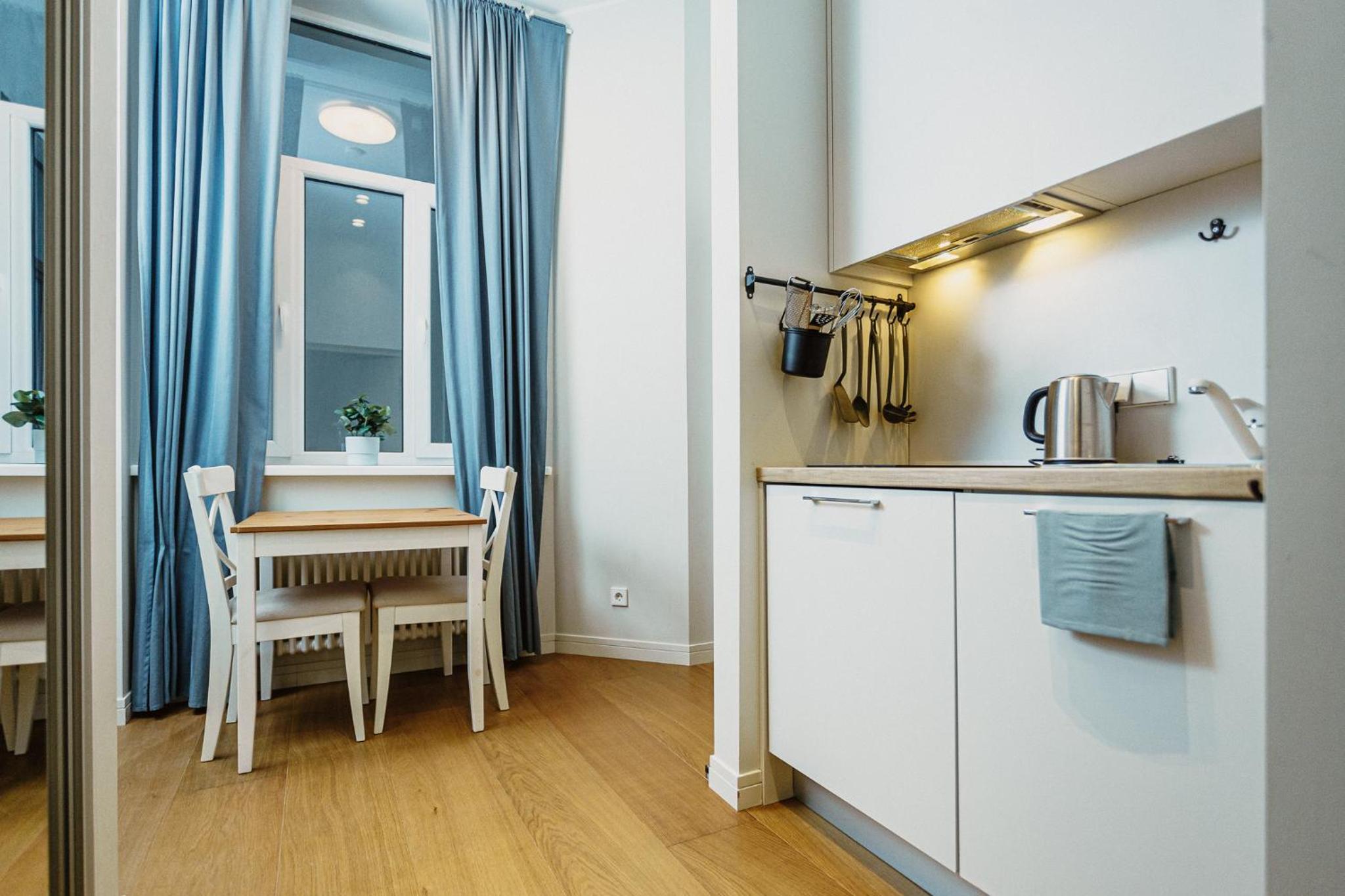 Stylish Central Apartment - 5 mins to Old Town view 2