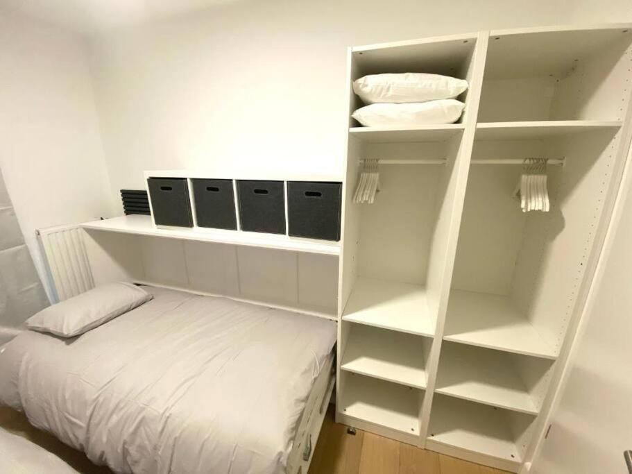 Luxury 2 bedrooms family flat in center w. Parking