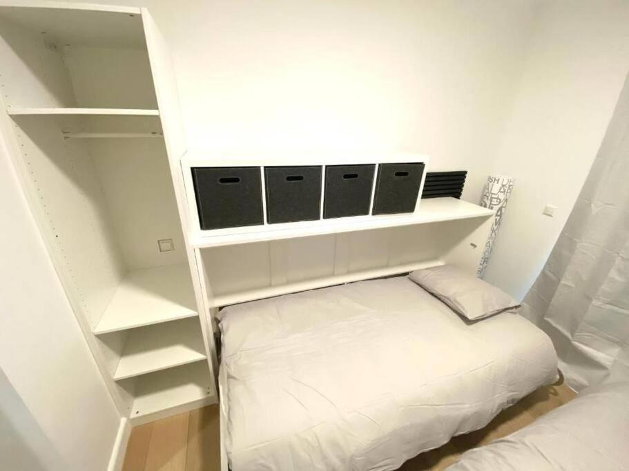 Luxury 2 bedrooms family flat in center w. Parking