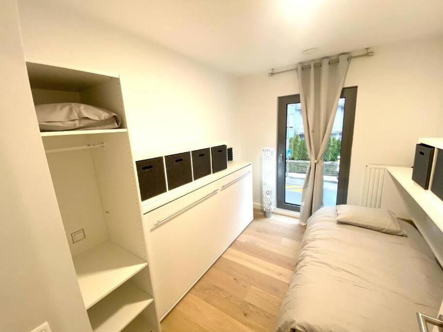 Luxury 2 bedrooms family flat in center w. Parking