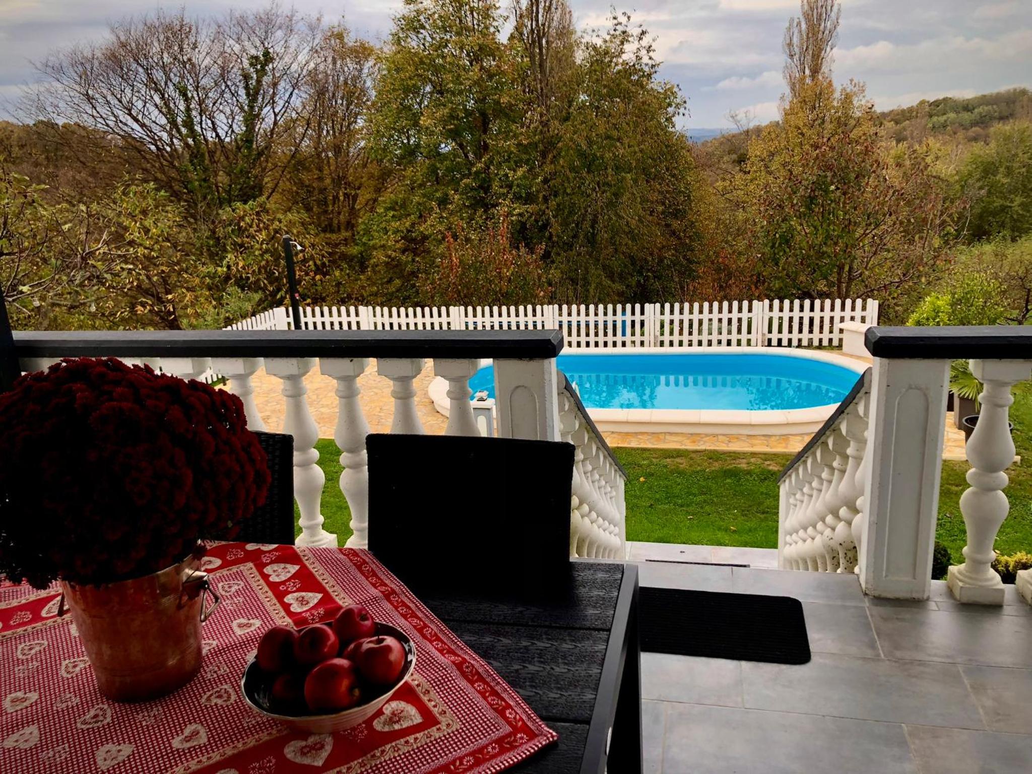 Odisea Hill House - Modern Holiday Home with swimming pool, sauna, jacuzzi, WiFi and 2 bedrooms, near Varazdin