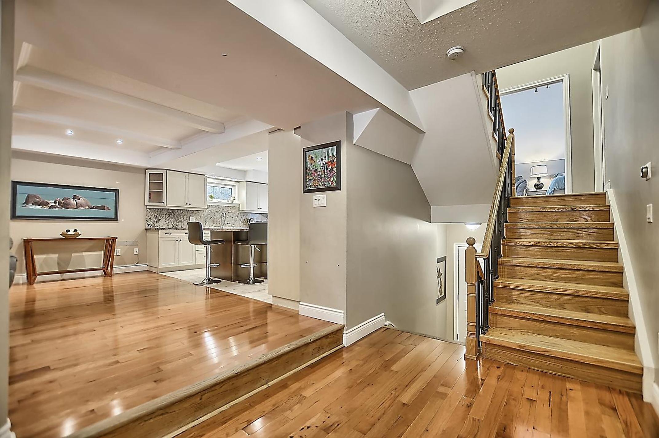 6 Bedroom Executive Cottage near Innisfil Beach Park