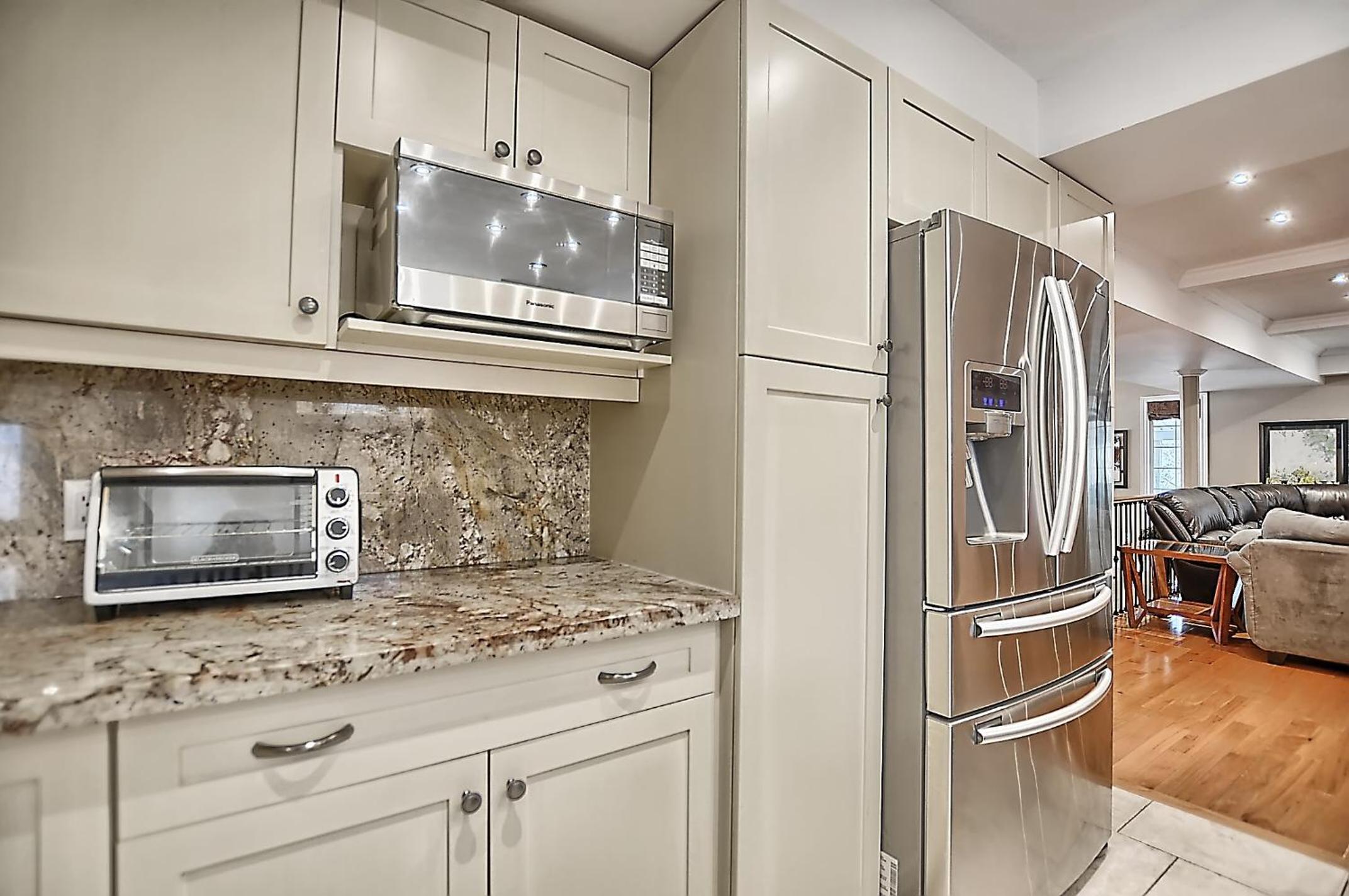 6 Bedroom Executive Cottage near Innisfil Beach Park