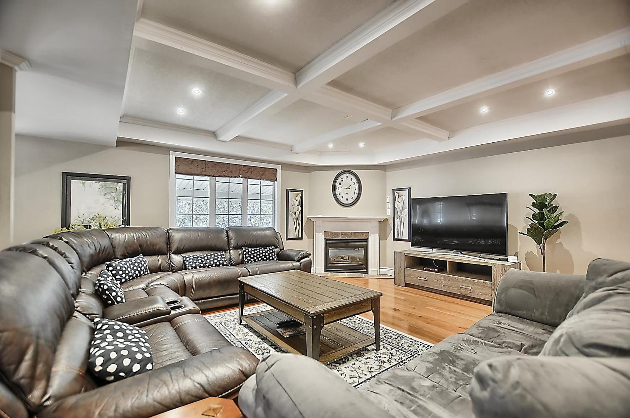 6 Bedroom Executive Cottage near Innisfil Beach Park