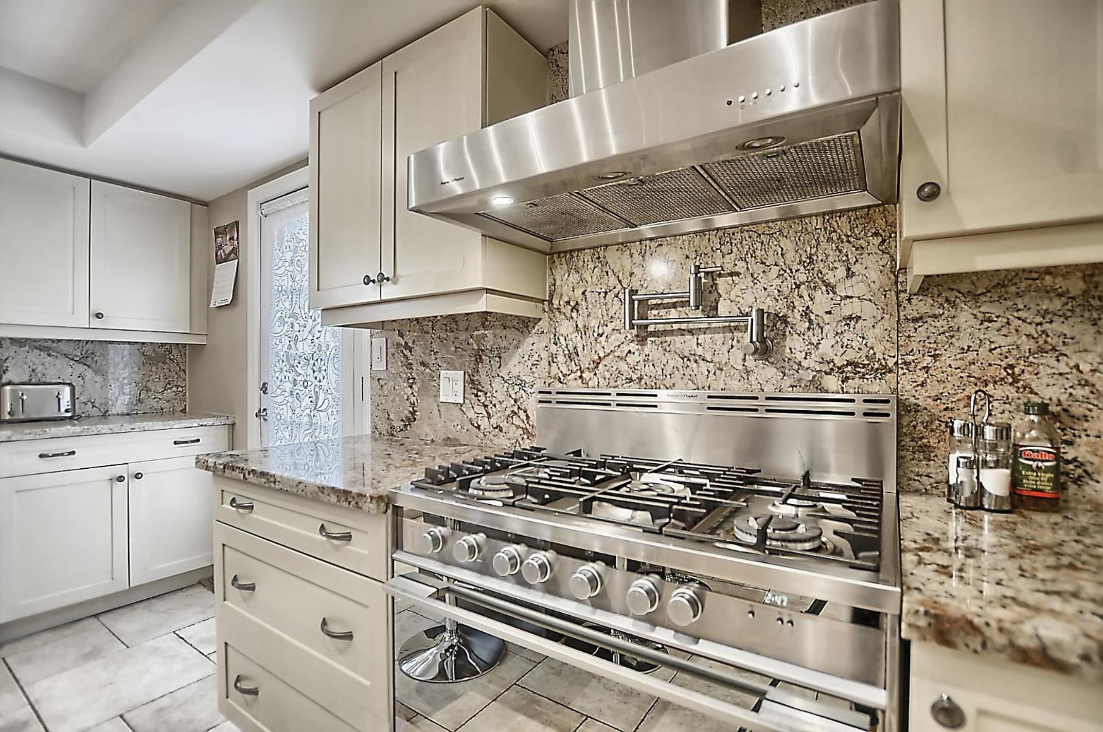 6 Bedroom Executive Cottage near Innisfil Beach Park