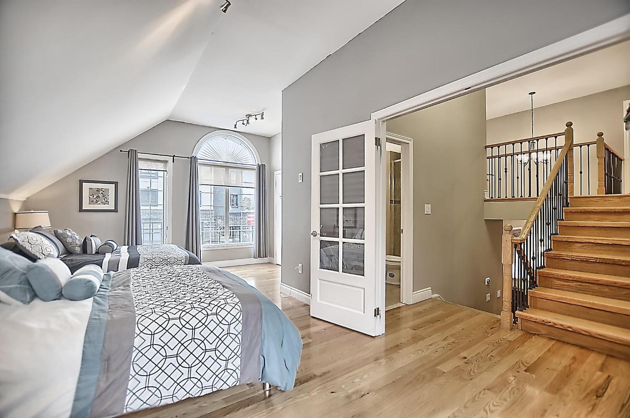 6 Bedroom Executive Cottage near Innisfil Beach Park
