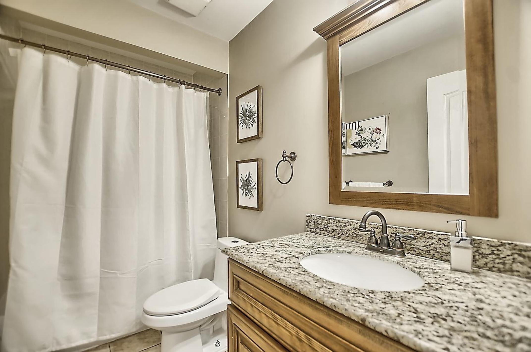 6 Bedroom Executive Cottage near Innisfil Beach Park