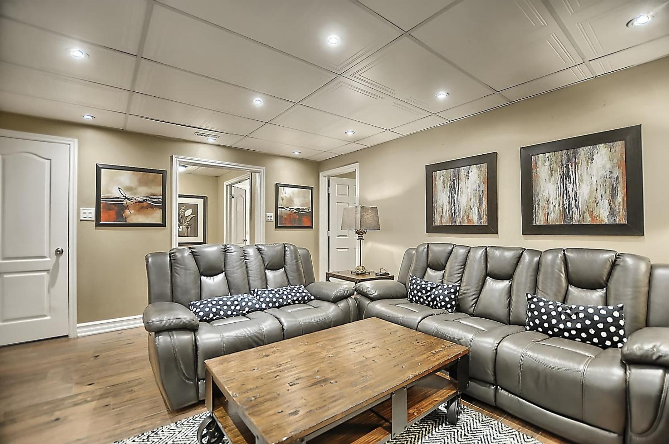 6 Bedroom Executive Cottage near Innisfil Beach Park