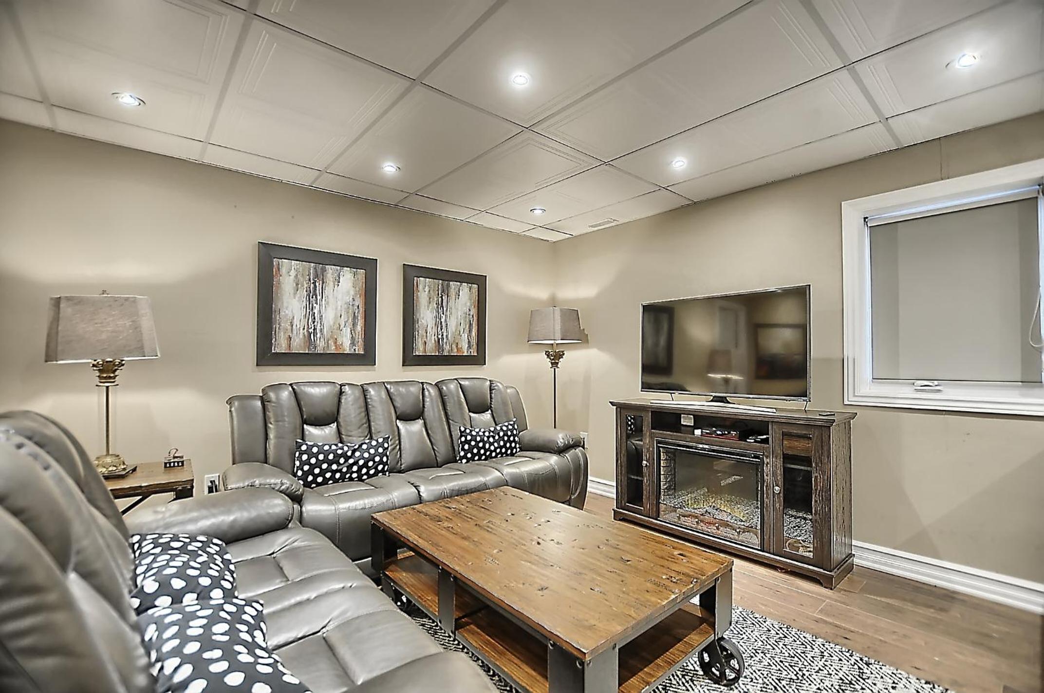 6 Bedroom Executive Cottage near Innisfil Beach Park