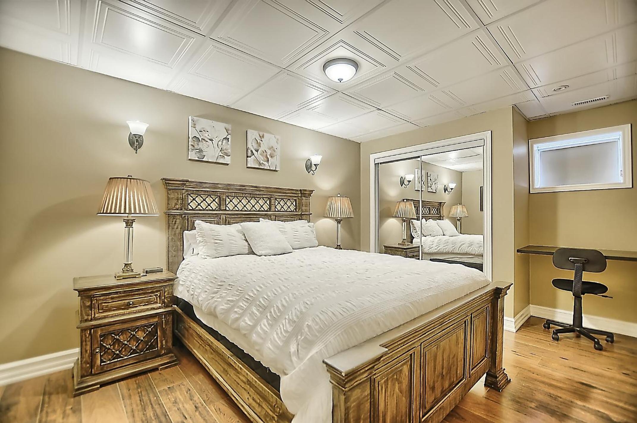 6 Bedroom Executive Cottage near Innisfil Beach Park