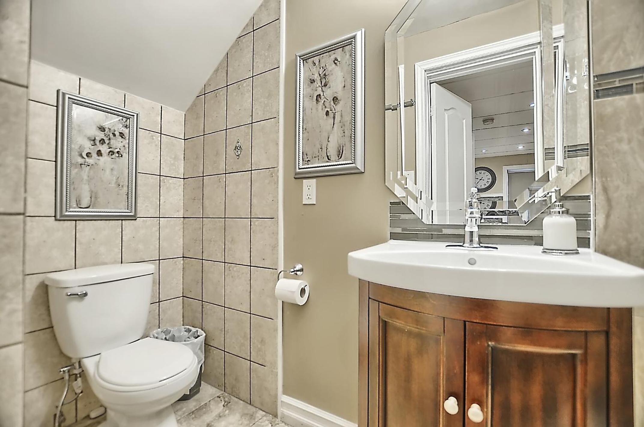 6 Bedroom Executive Cottage near Innisfil Beach Park