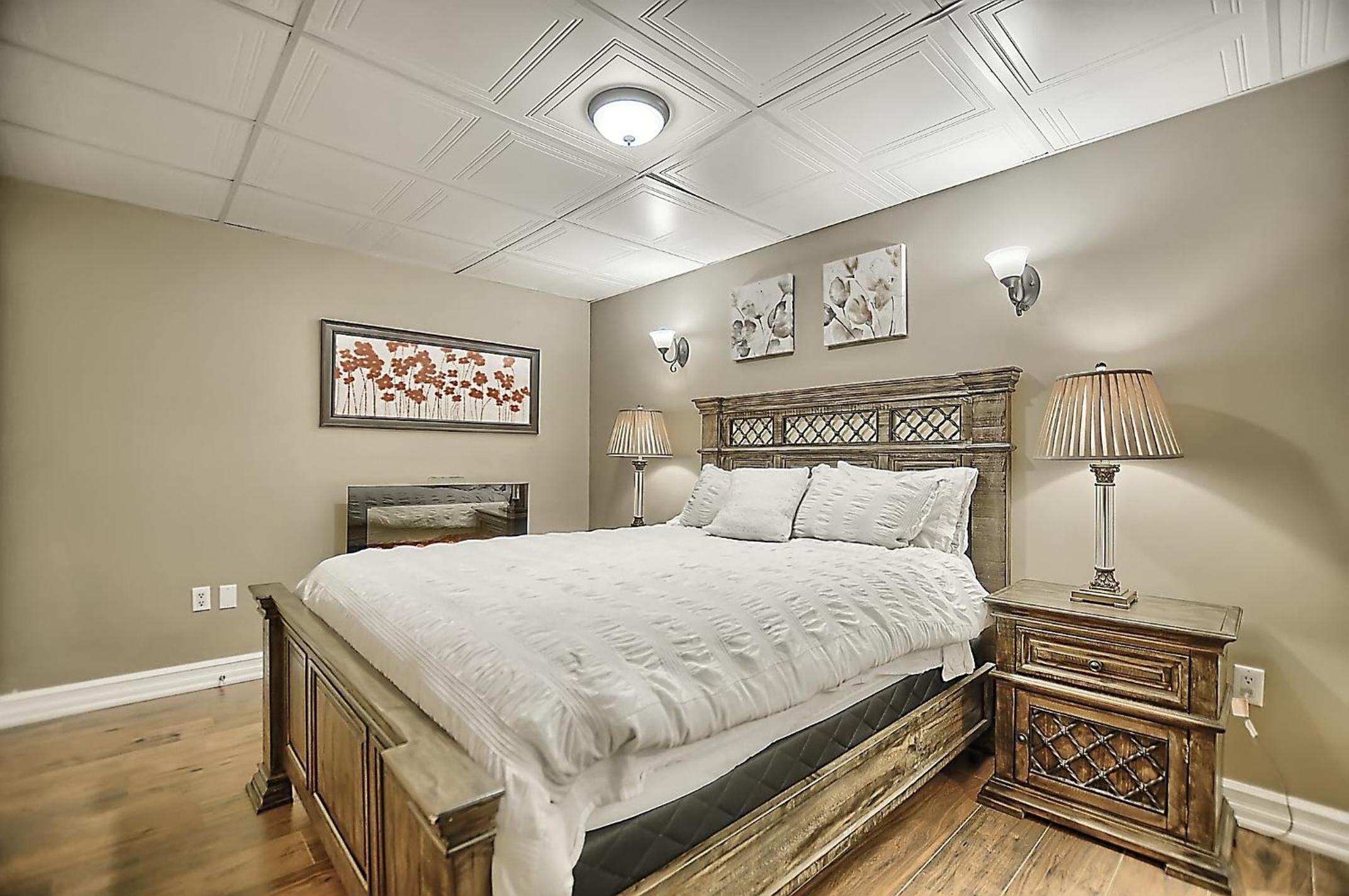 6 Bedroom Executive Cottage near Innisfil Beach Park