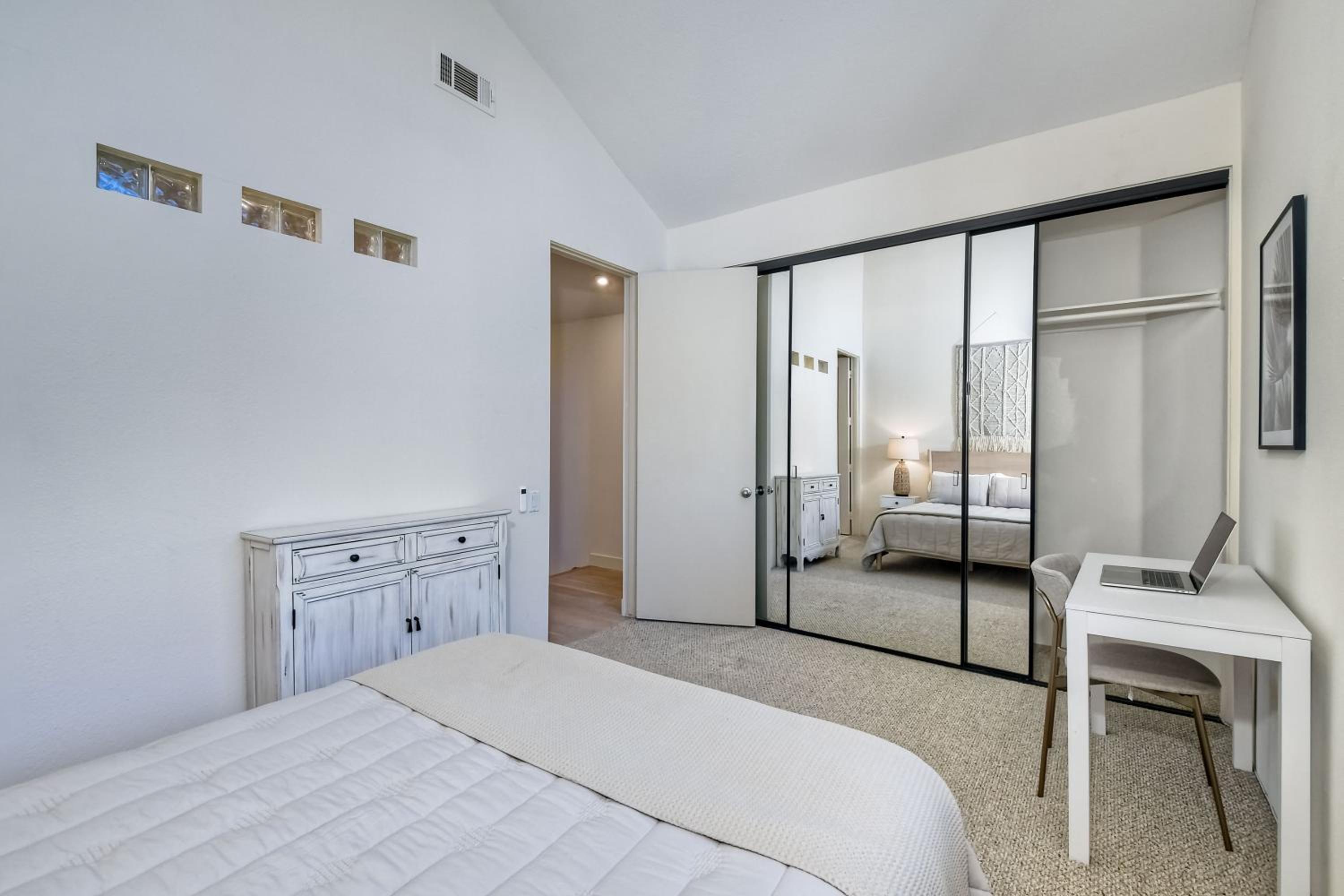Oceanfront, Luxury Remodel, Pool, Walk To Dining view 4