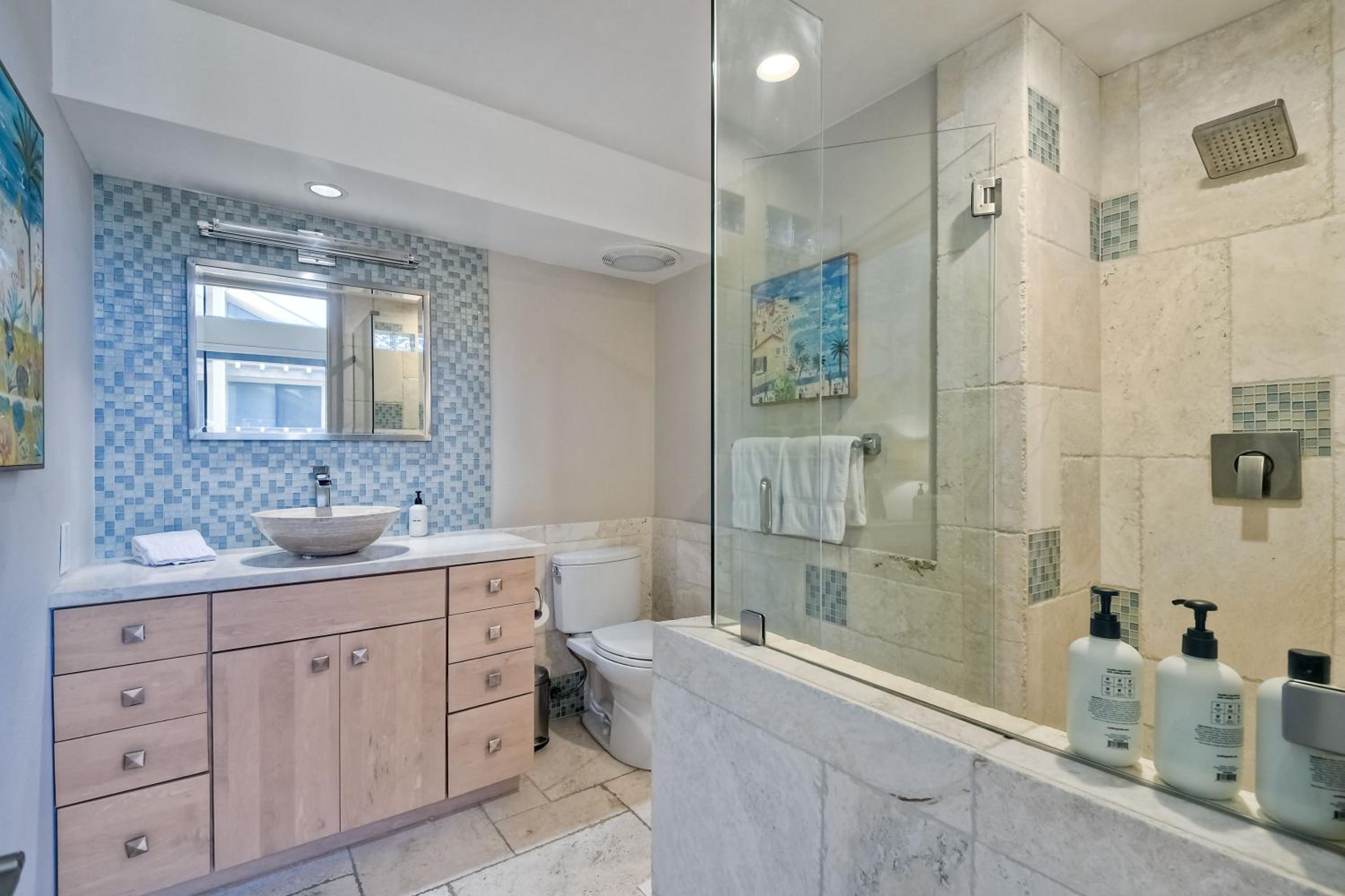 Oceanfront, Luxury Remodel, Pool, Walk To Dining view 5