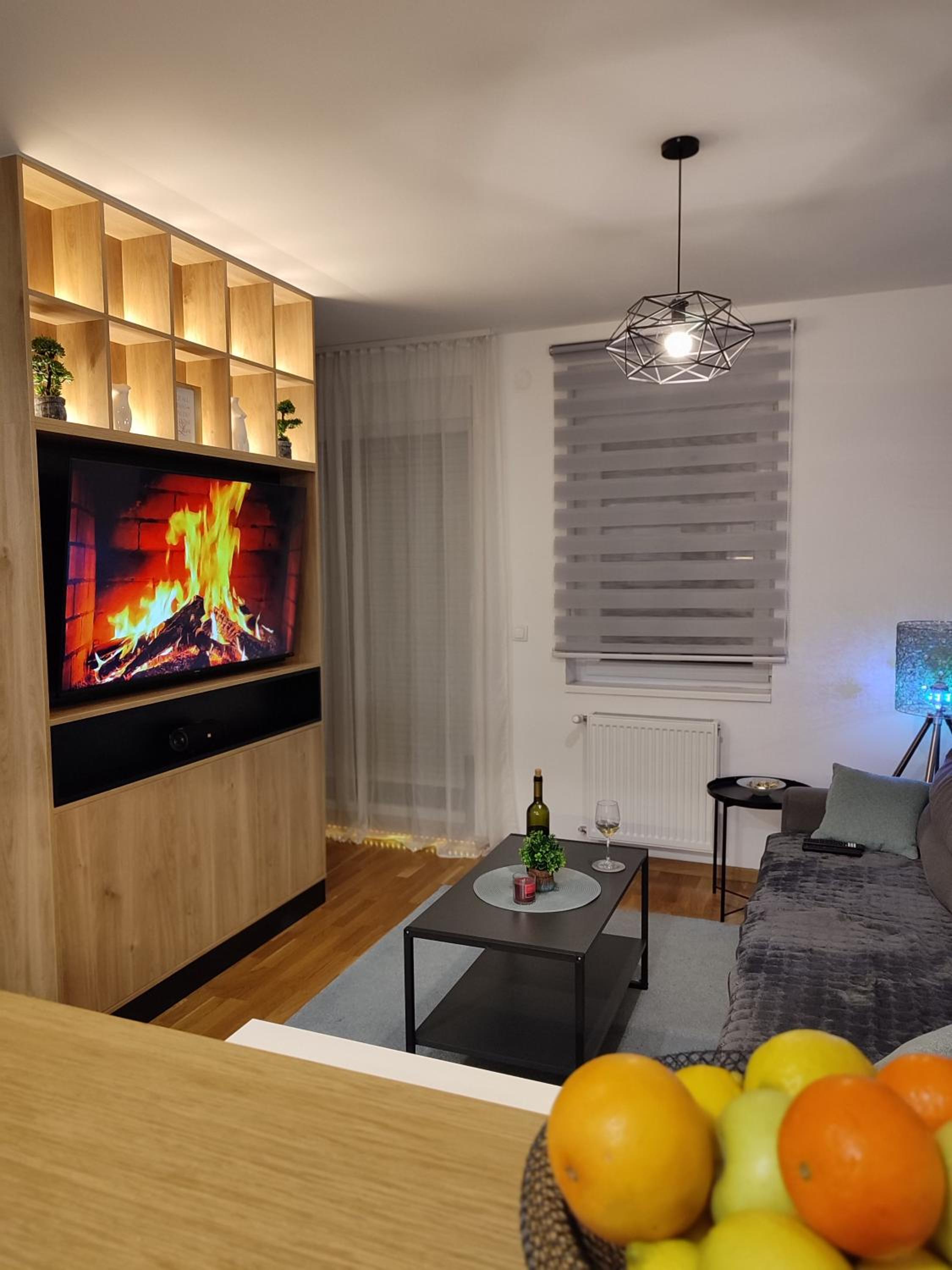 MoonZE apartman, free parking view 3