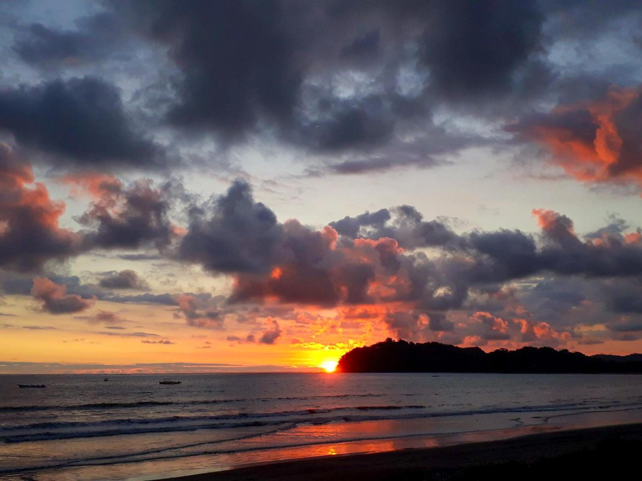 Fenix Hotel - On the Beach