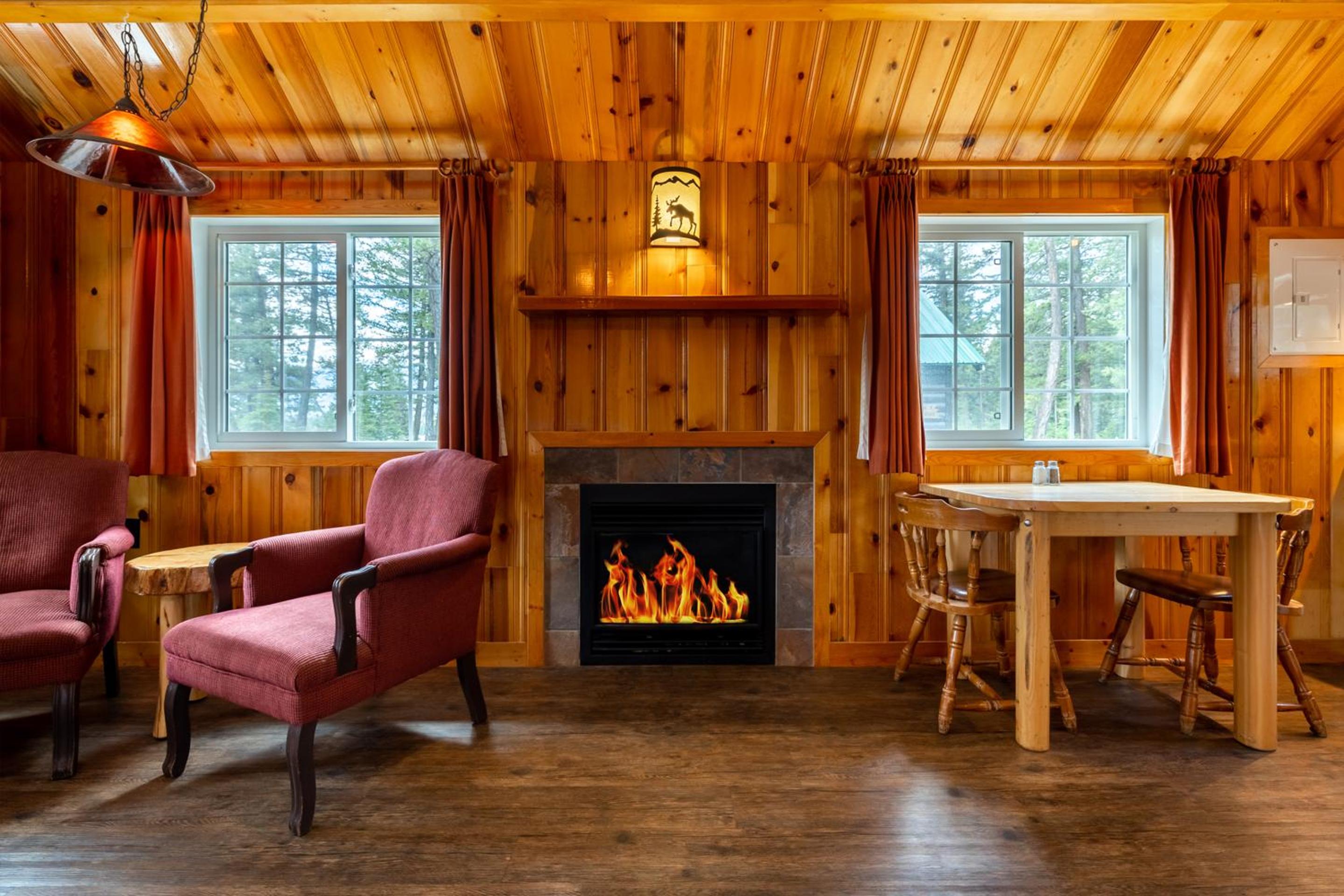 Jasper Vacations - Pine Bungalows - Property Image 4