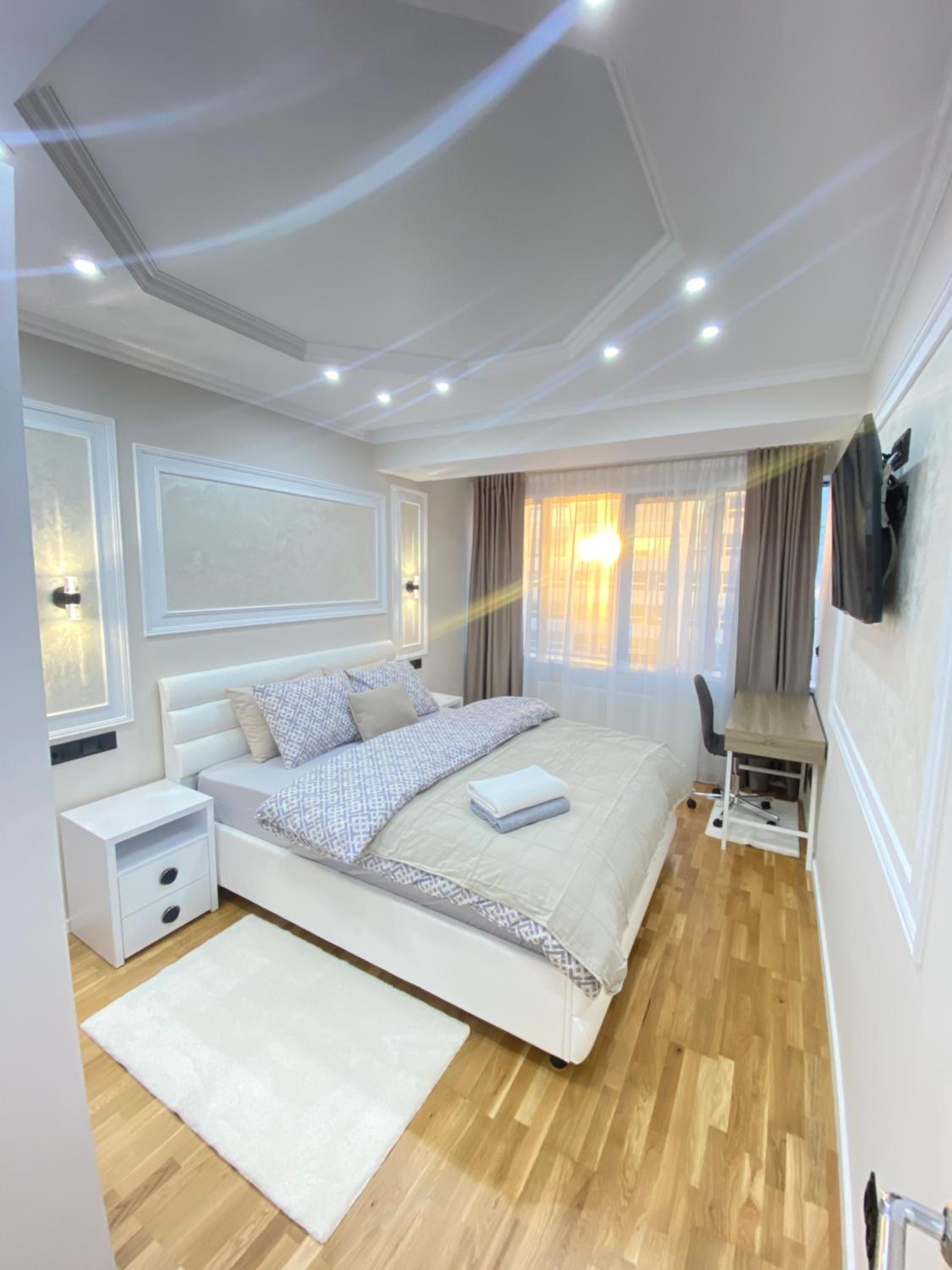 Cozy Top Central Apartment view 2