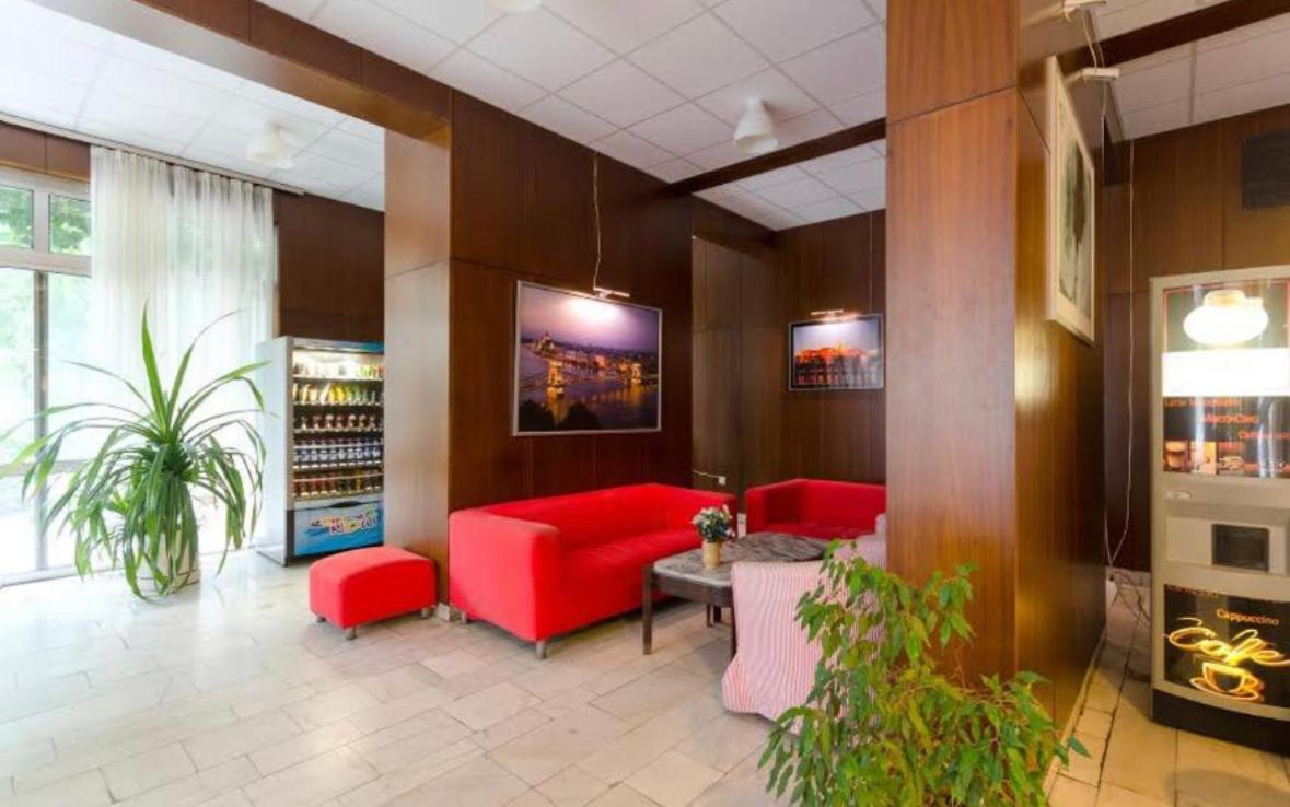 Hermina Apartmanok Westend