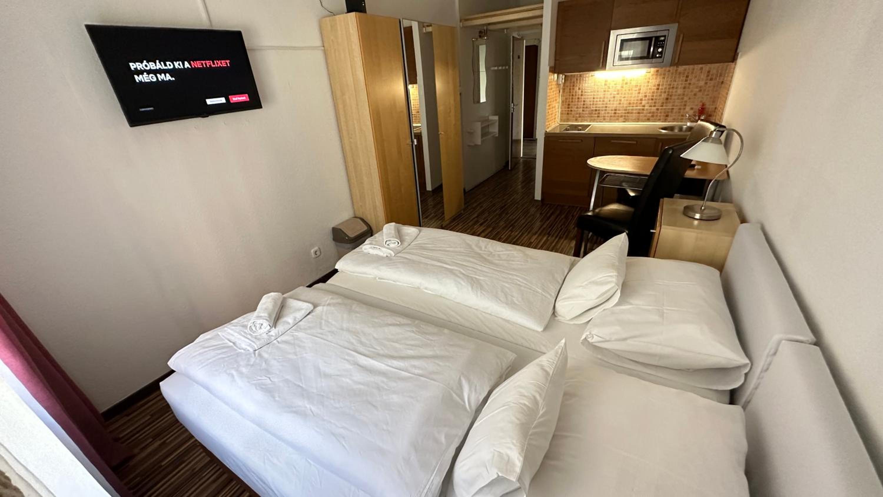 Hermina Apartmanok Westend