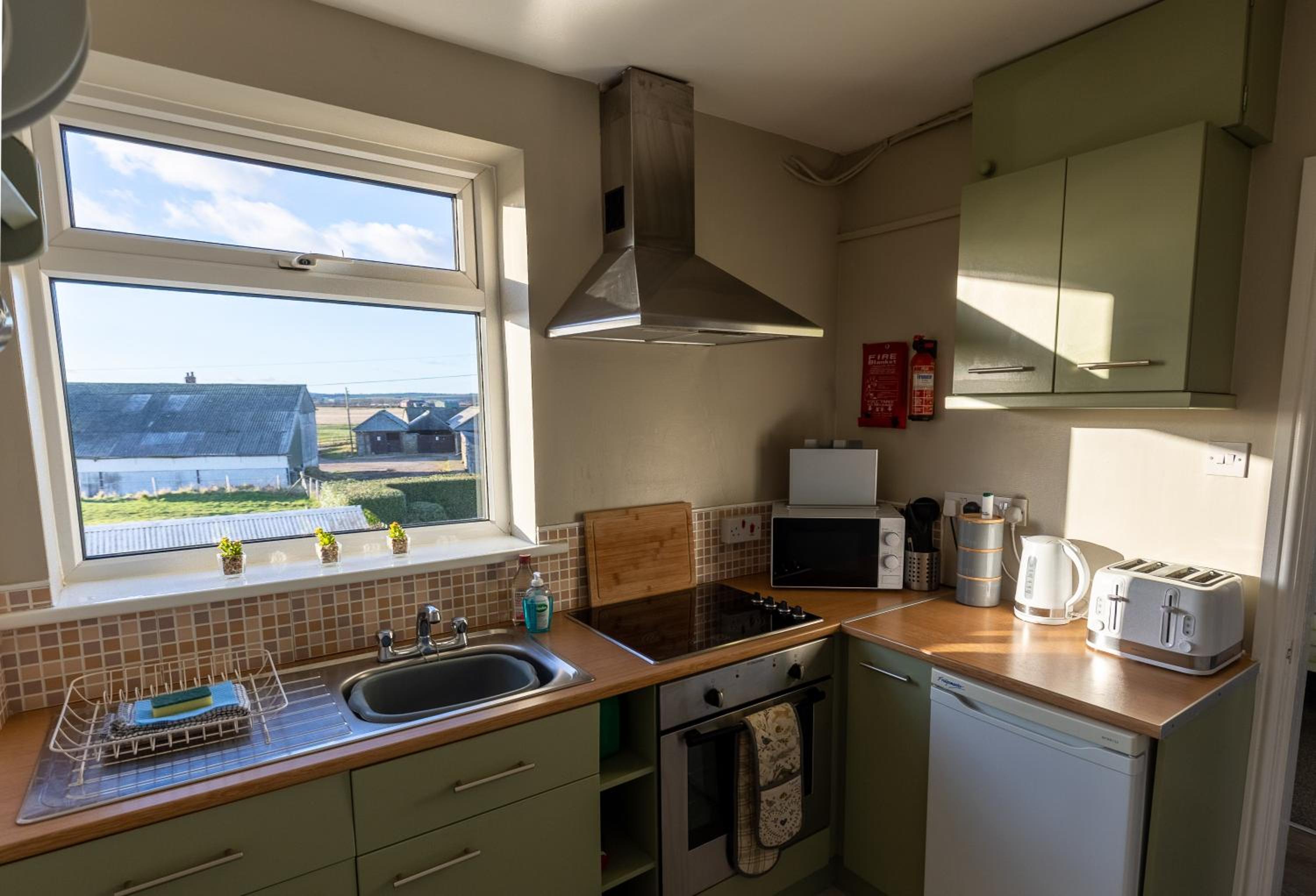 SEA VIEW - First Floor 3 bed apartment looking over Bridlington North Beach view 3