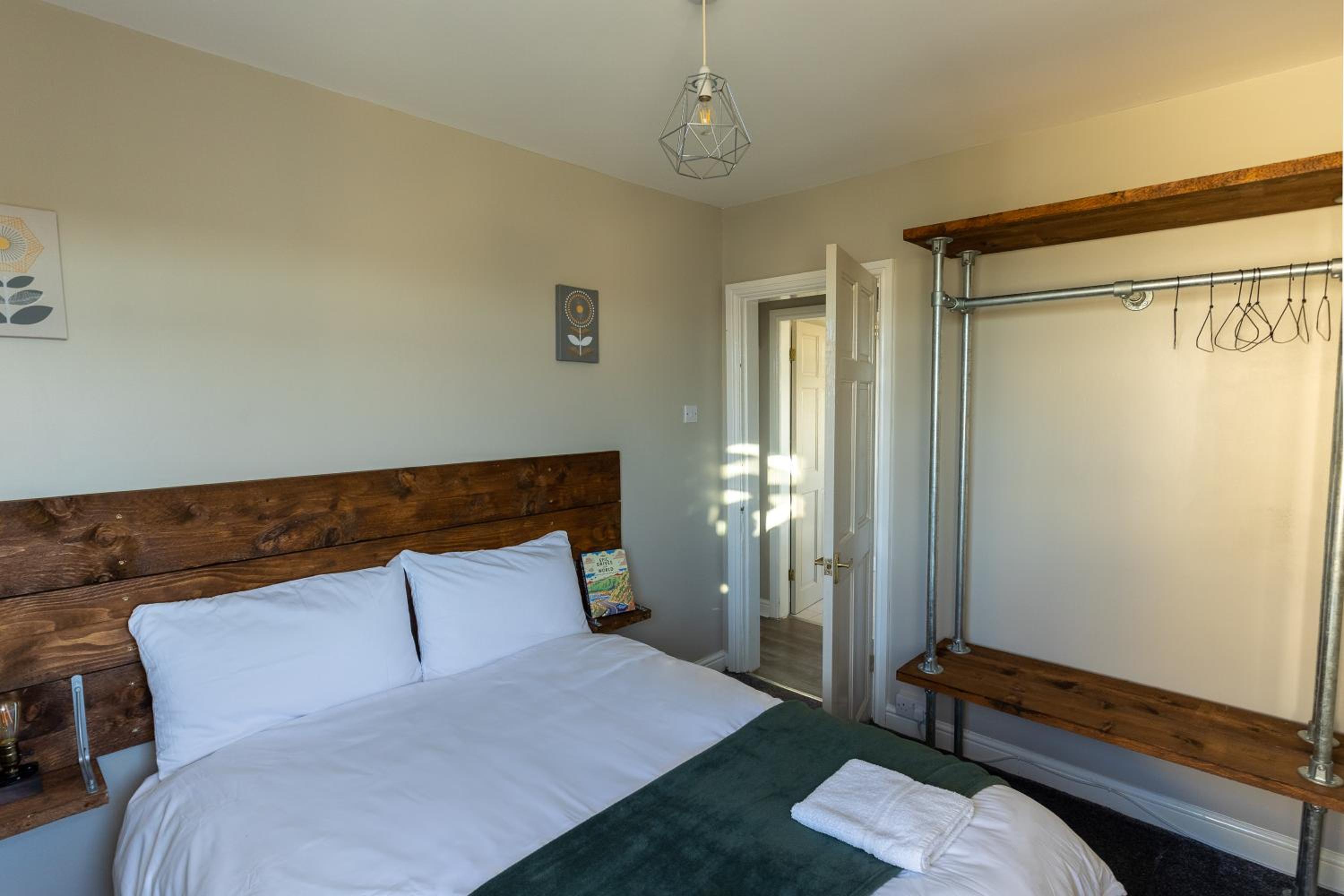 SEA VIEW - First Floor 3 bed apartment looking over Bridlington North Beach view 4
