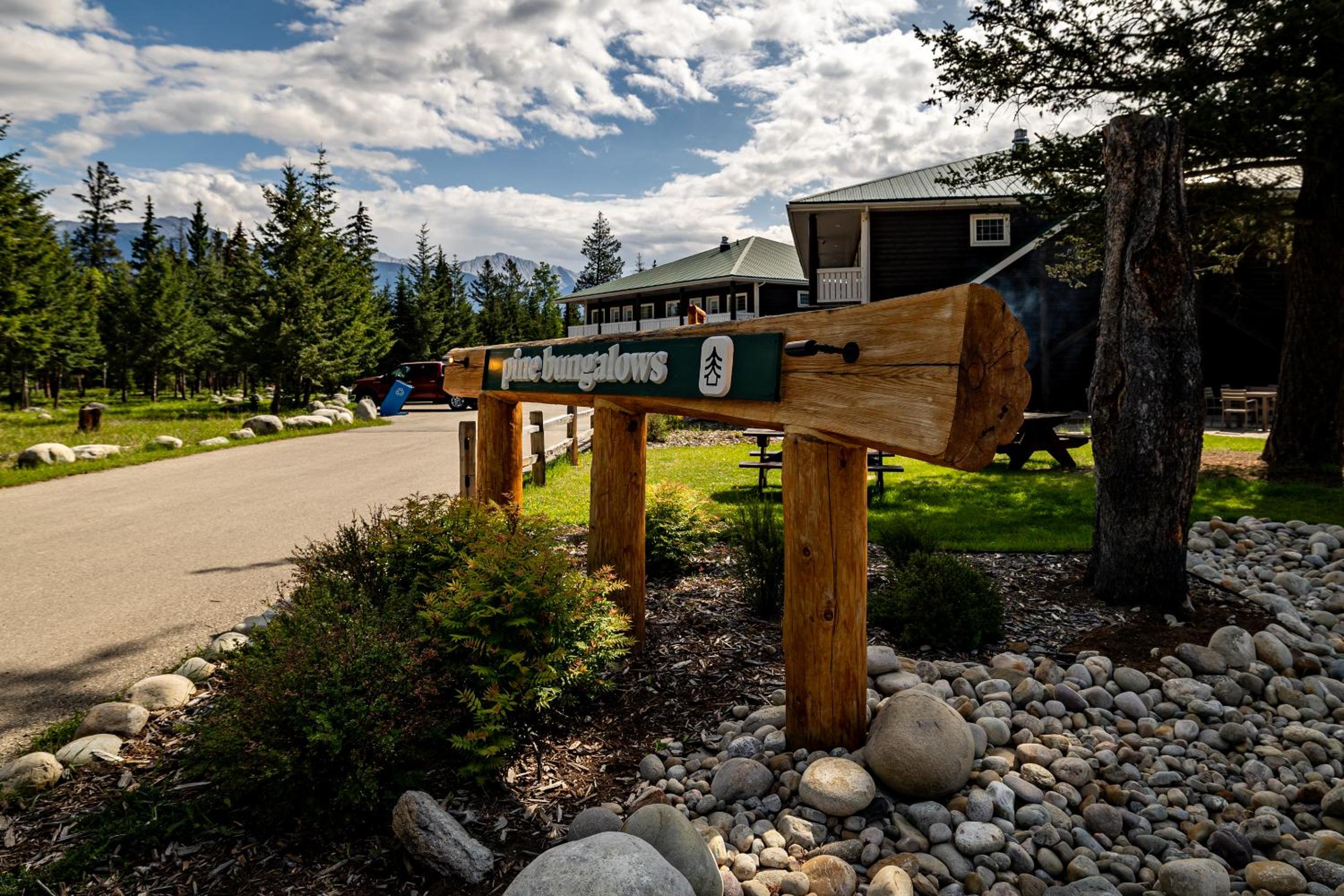 Jasper Vacations - Pine Bungalows - Property Image 8