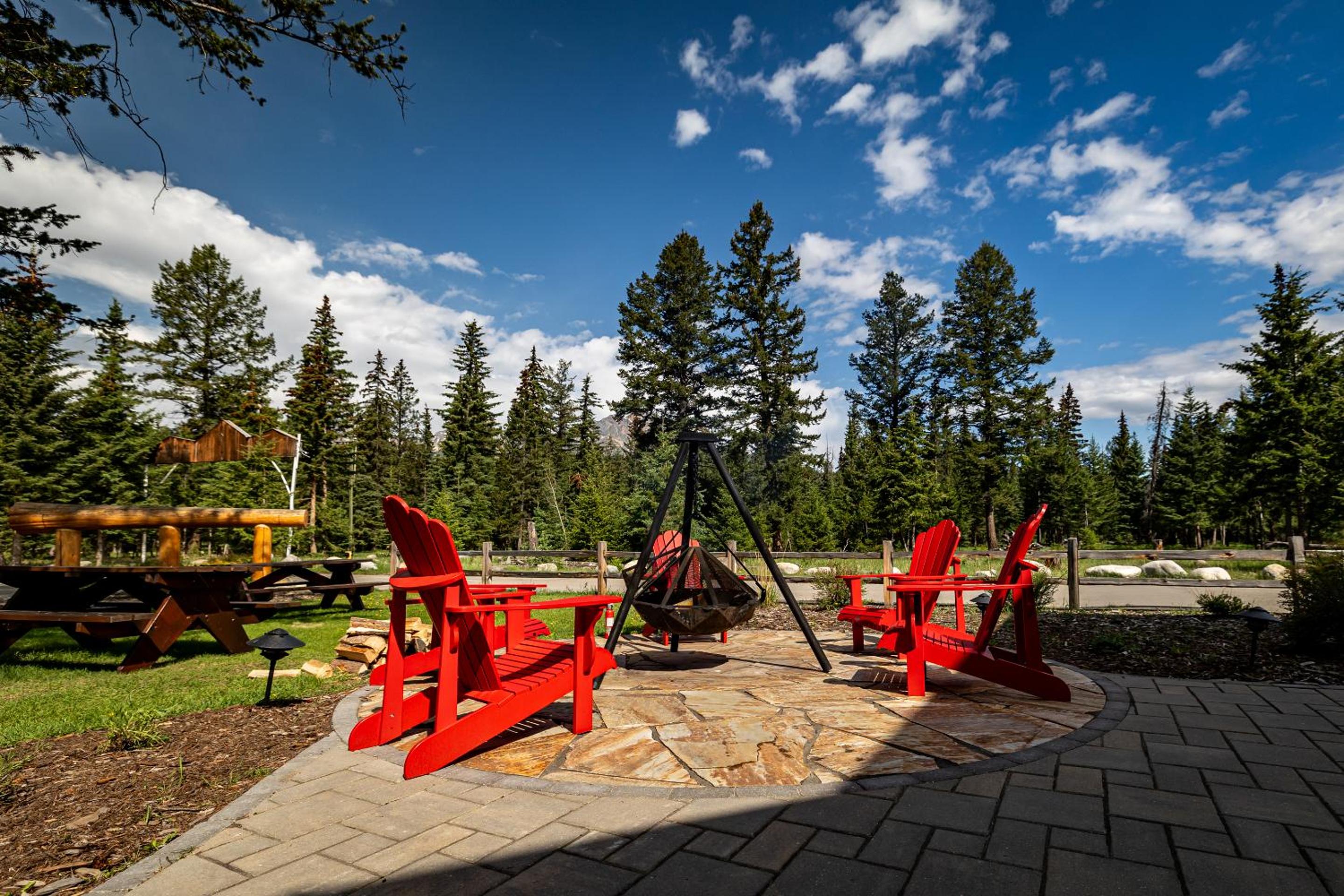Jasper Vacations - Pine Bungalows - Property Image 9