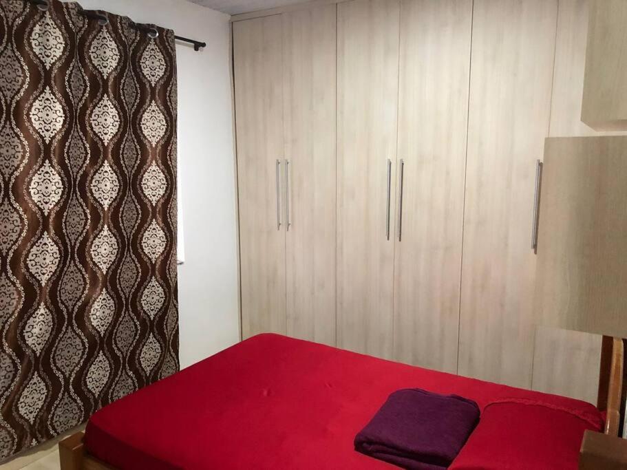 Casa com AR COND. em todos os comodos mobiliada