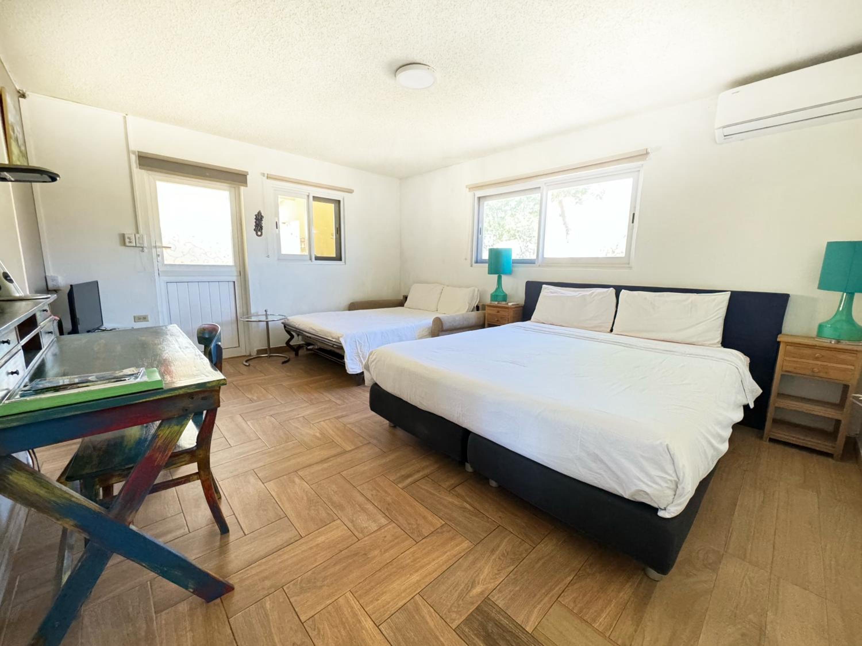 Casalina Garden 2 blocks to Palm Beach & Kitesurfing school