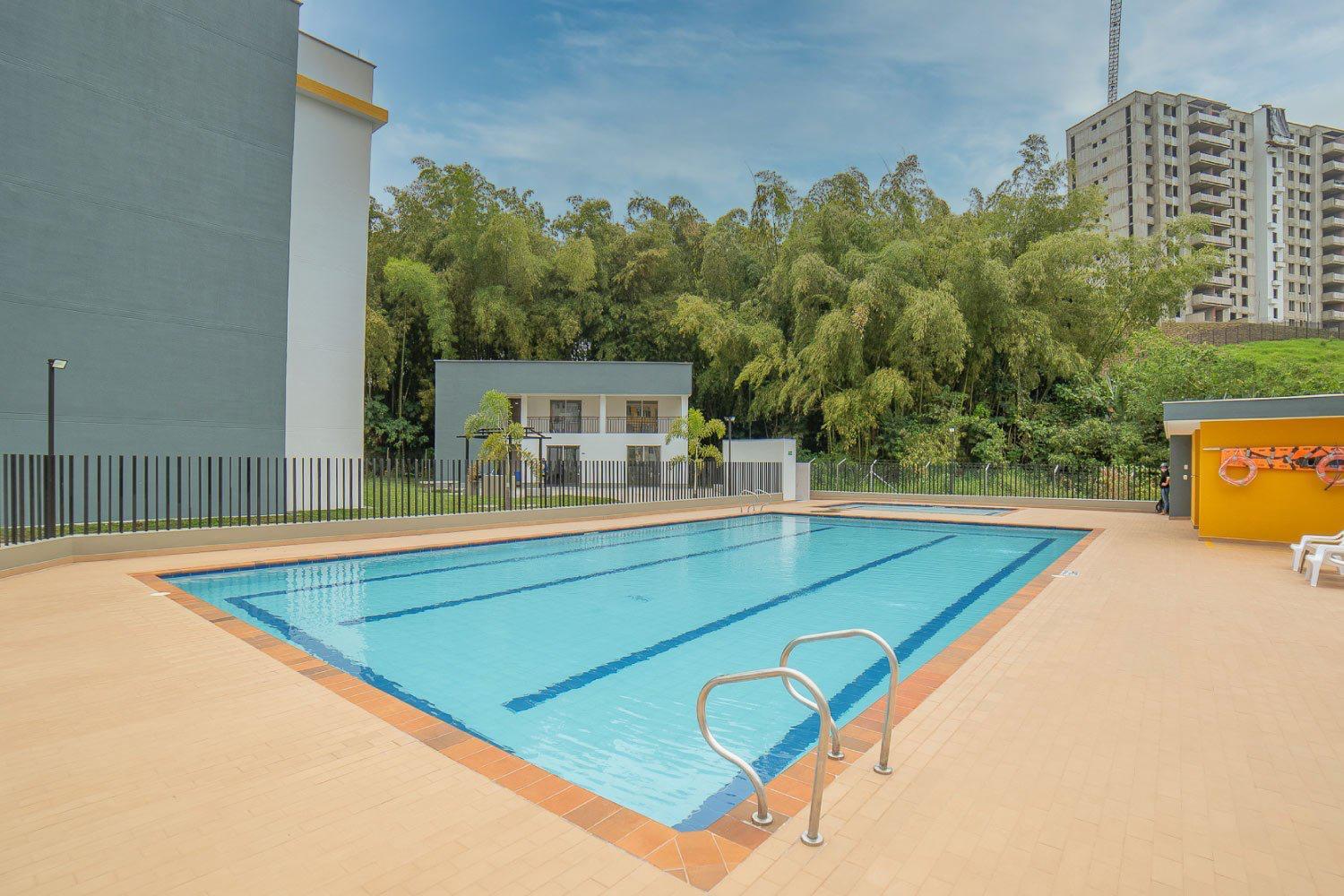 Moderno Apartamento Primer Piso Cerca de Pereira