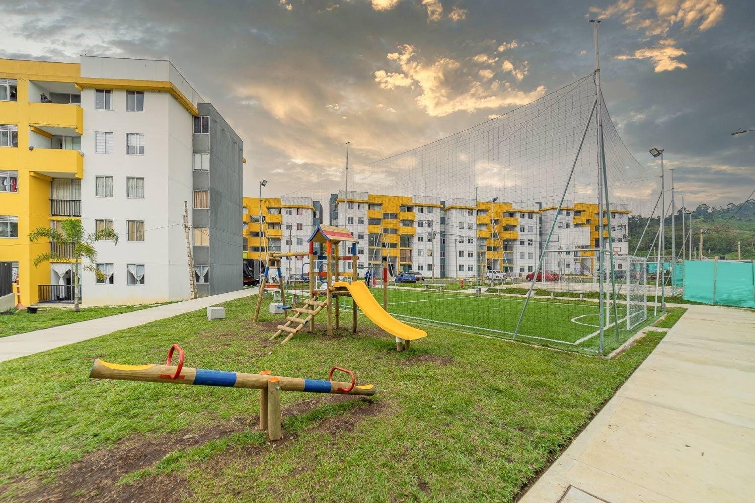 Moderno Apartamento Primer Piso Cerca de Pereira