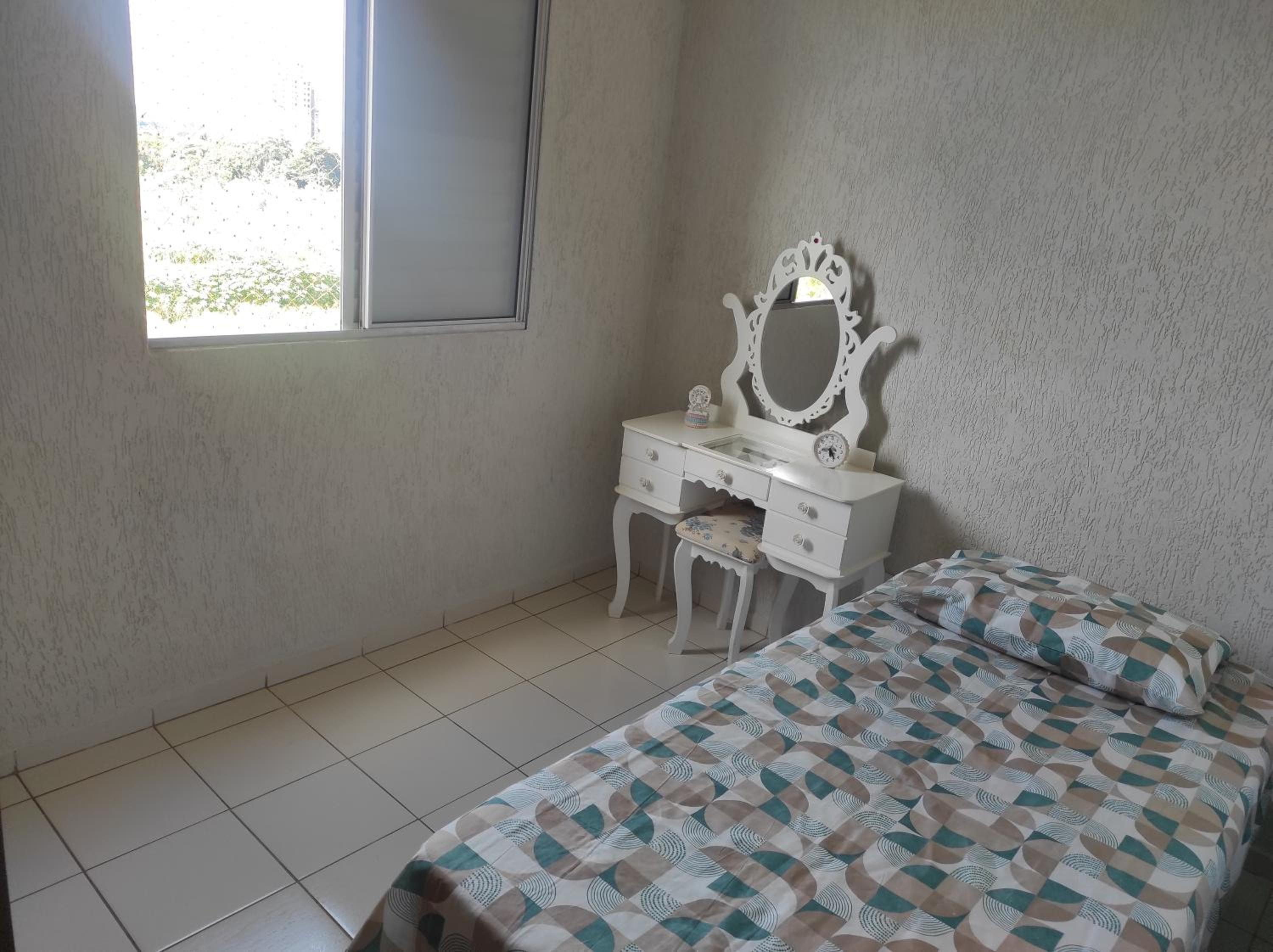 Apartamento inteiro no Alto Umuarama, próximo ao Aeroporto, Medicina e Granja Marileusa.