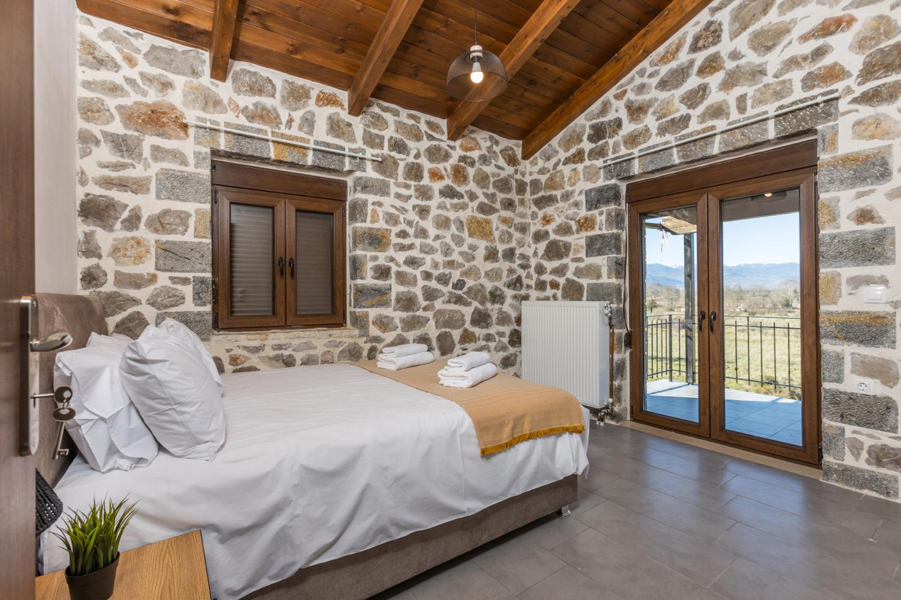 Raise Polydrosos Alpine Escape