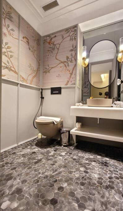The Rixx Masterpiece Apartment@Vincom/Opera House