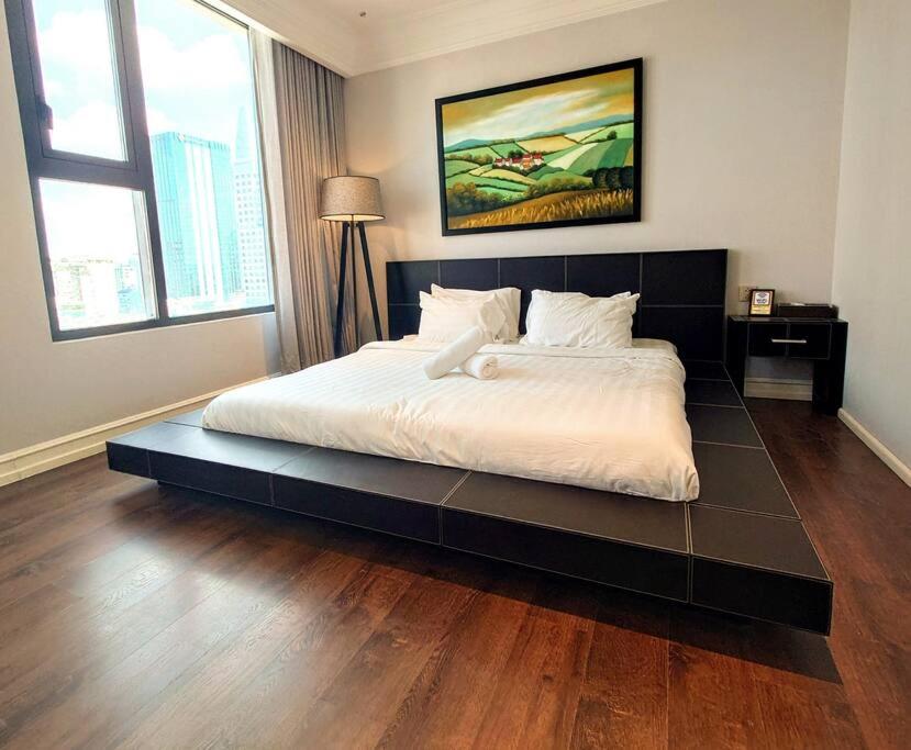 The Rixx Masterpiece Apartment@Vincom/Opera House