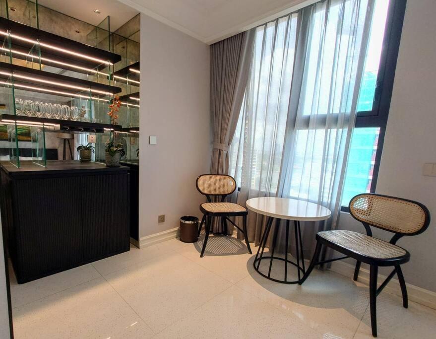 The Rixx Masterpiece Apartment@Vincom/Opera House