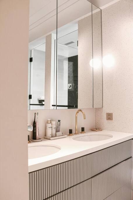 The Rixx Masterpiece Apartment@Vincom/Opera House