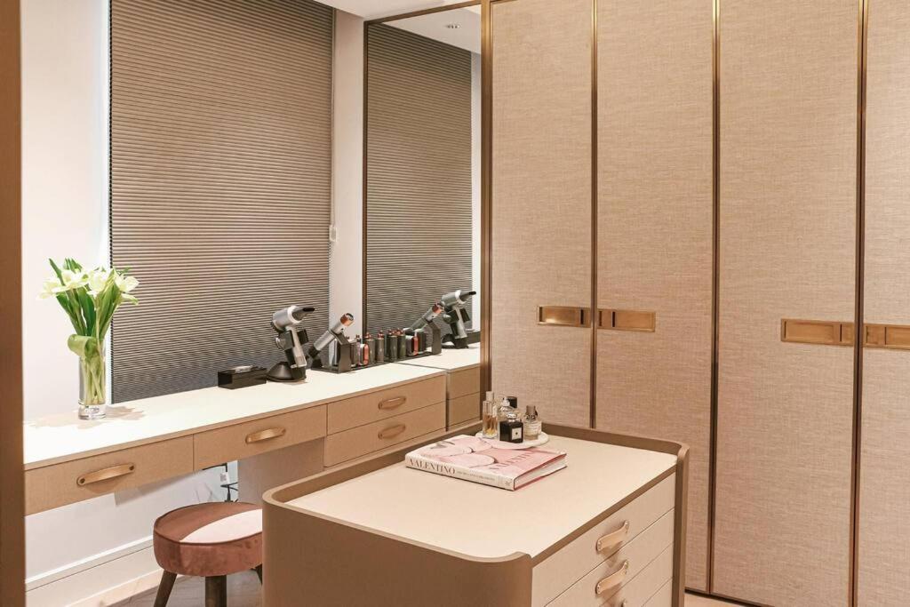 The Rixx Masterpiece Apartment@Vincom/Opera House
