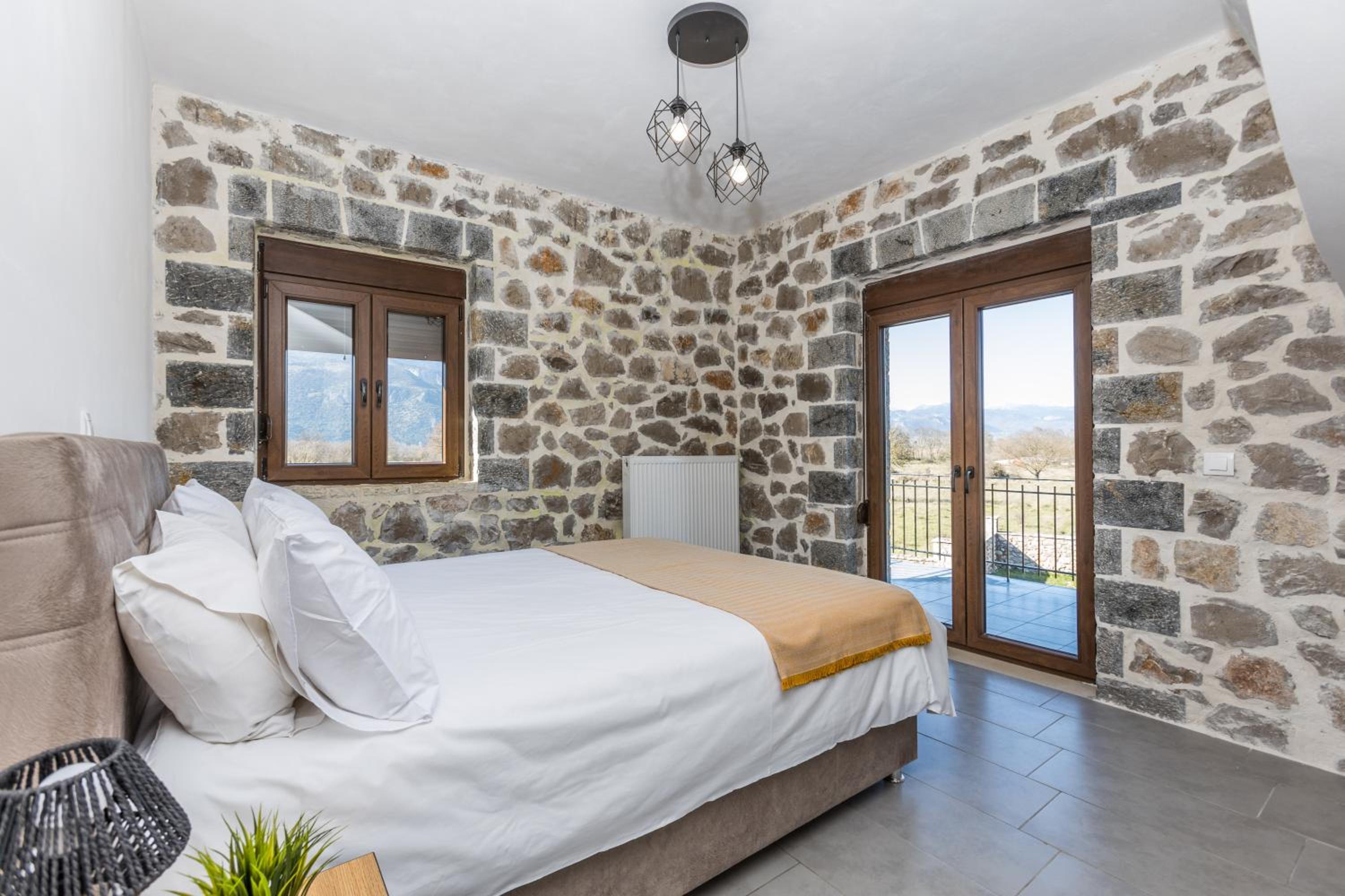 Raise Polydrosos Alpine Escape