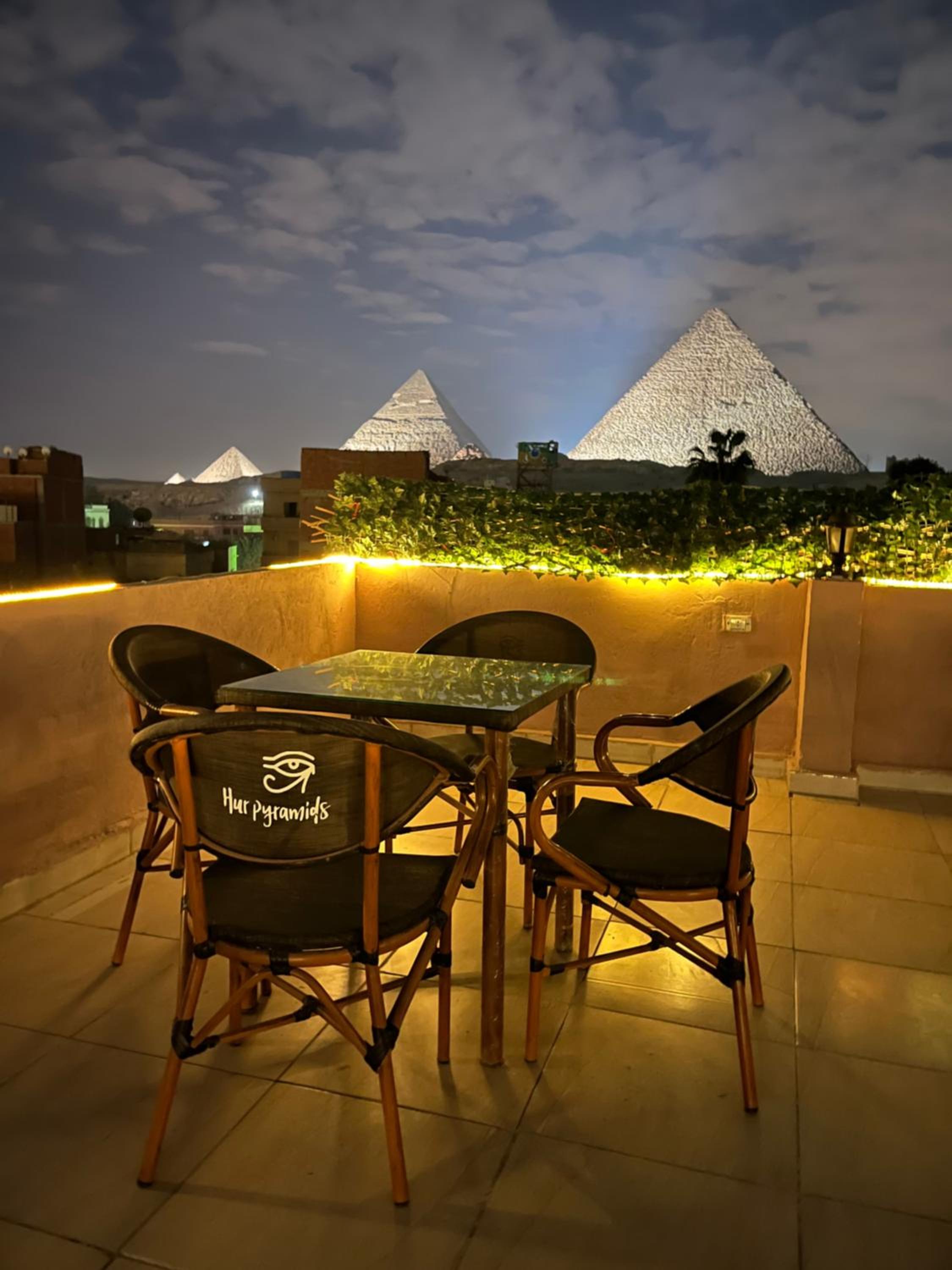 King hur pyramids inn