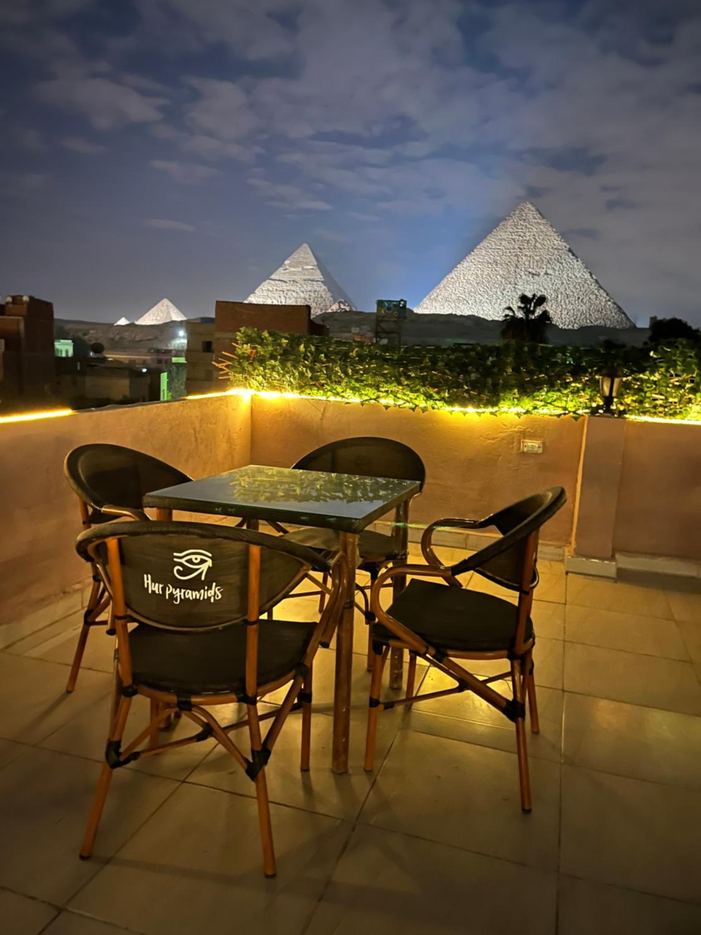 King hur pyramids inn
