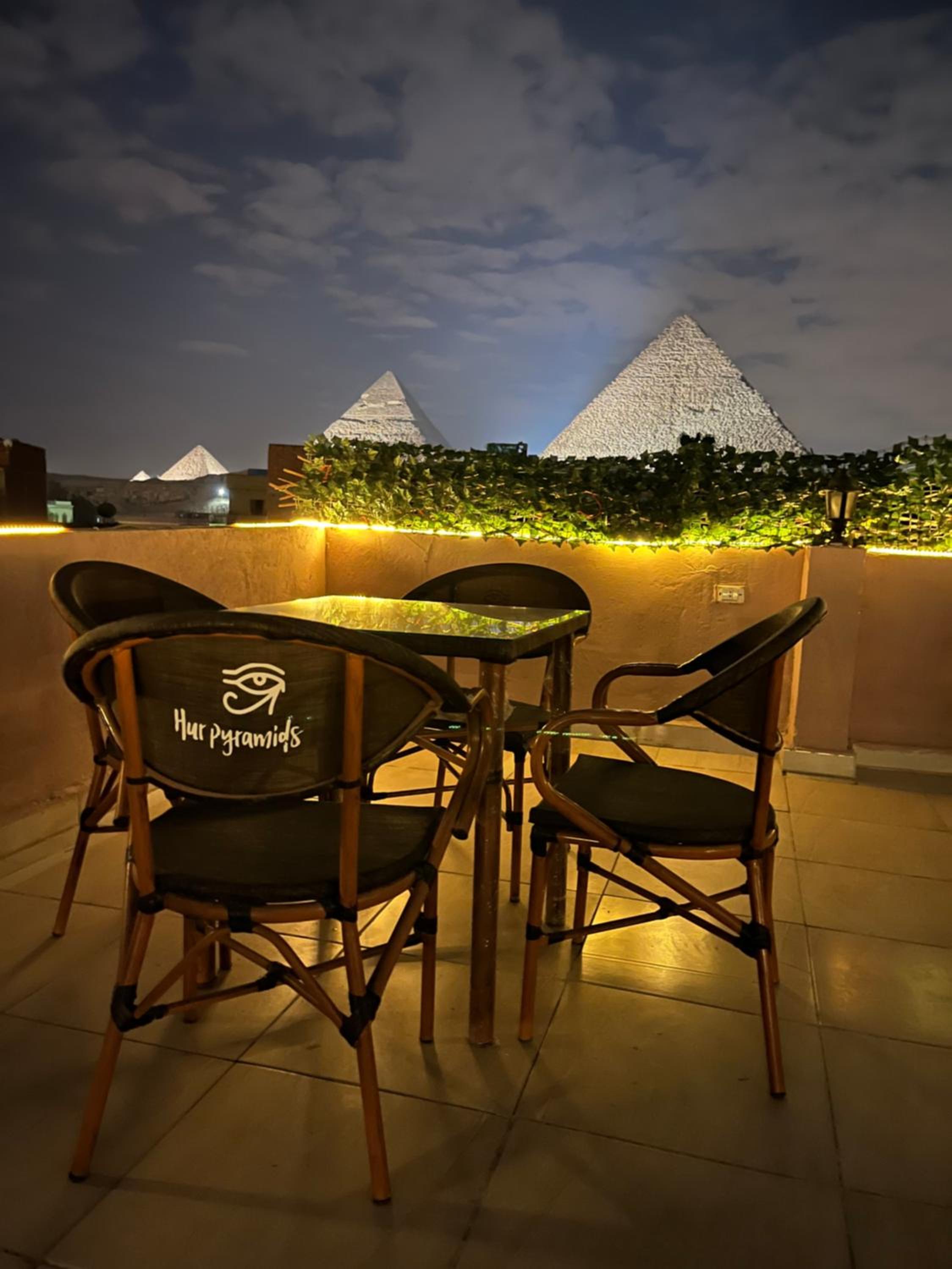 King hur pyramids inn