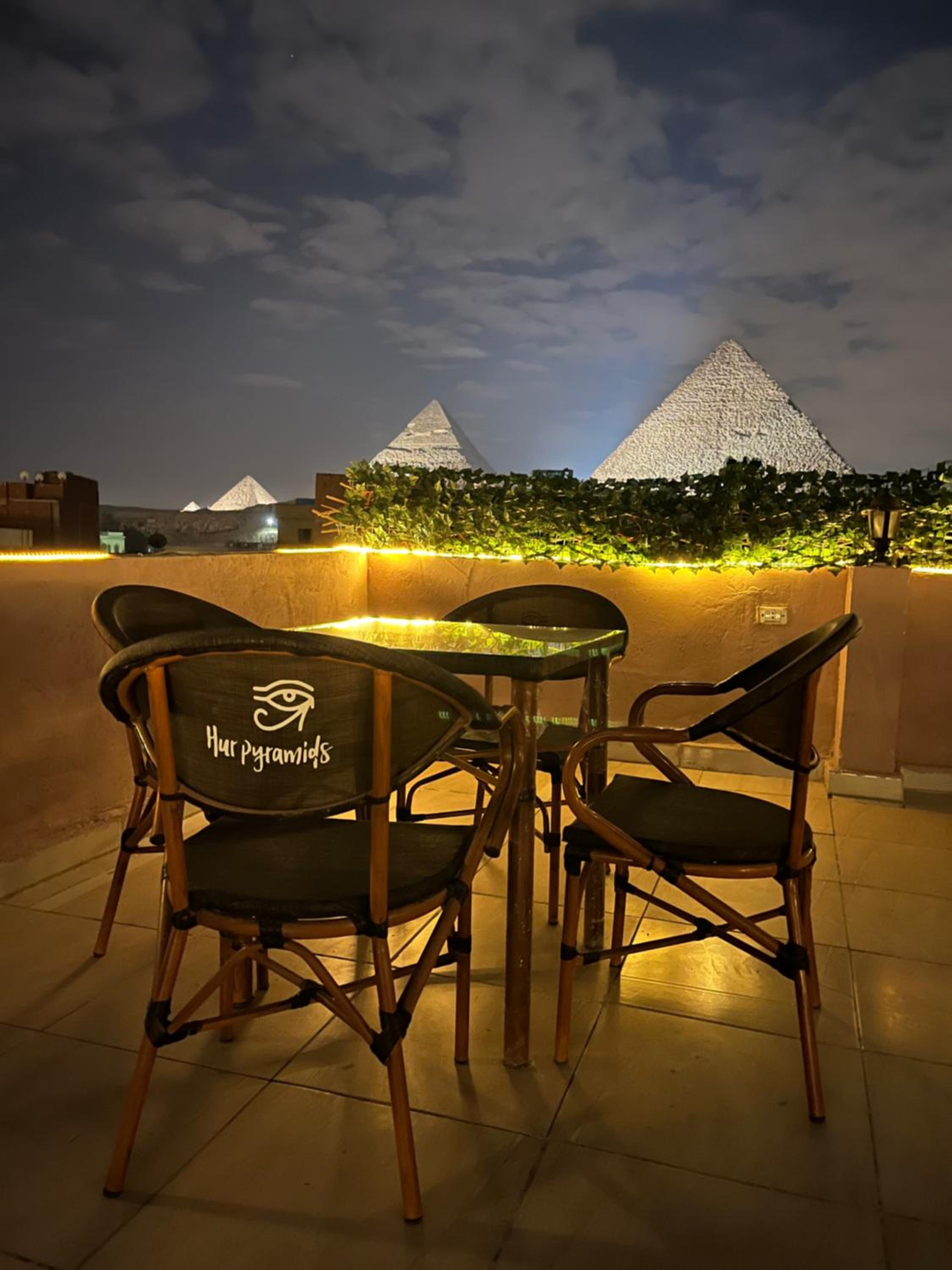 King hur pyramids inn