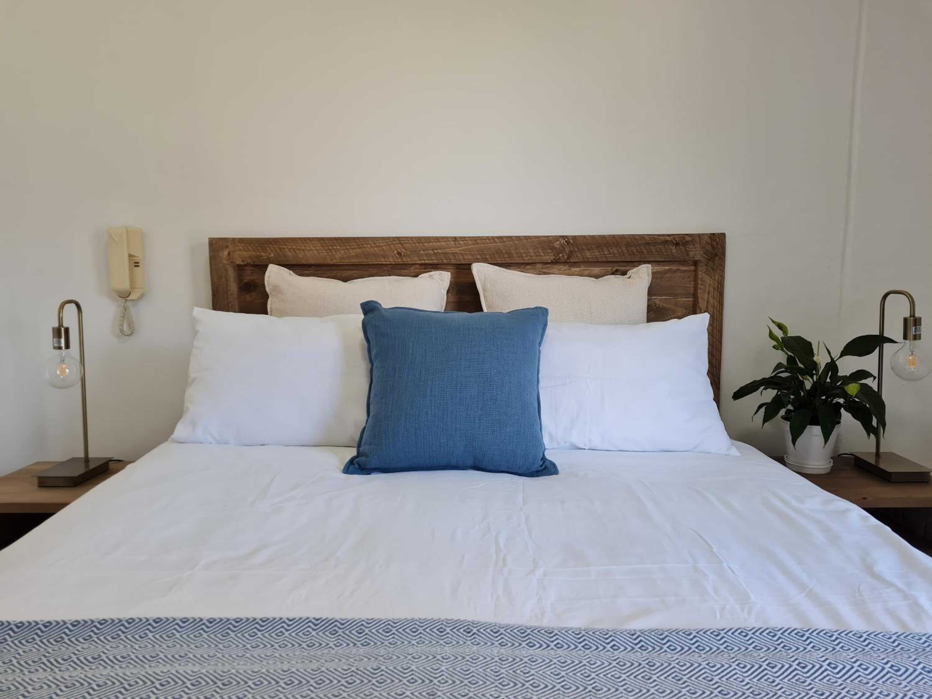 Beautiful 2 bed 2 bath apartment @ Westpoint in Sandton