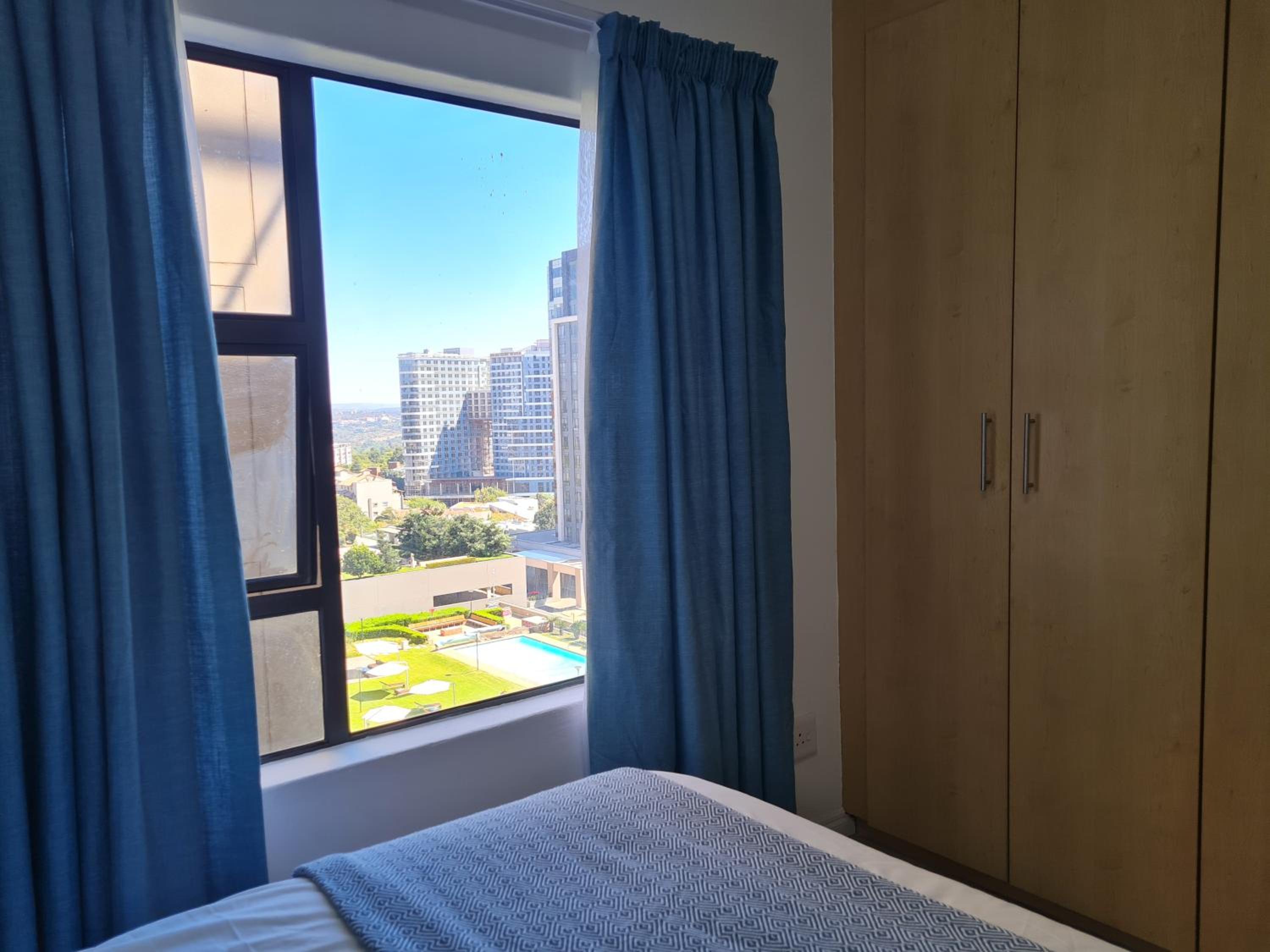 Beautiful 2 bed 2 bath apartment @ Westpoint in Sandton