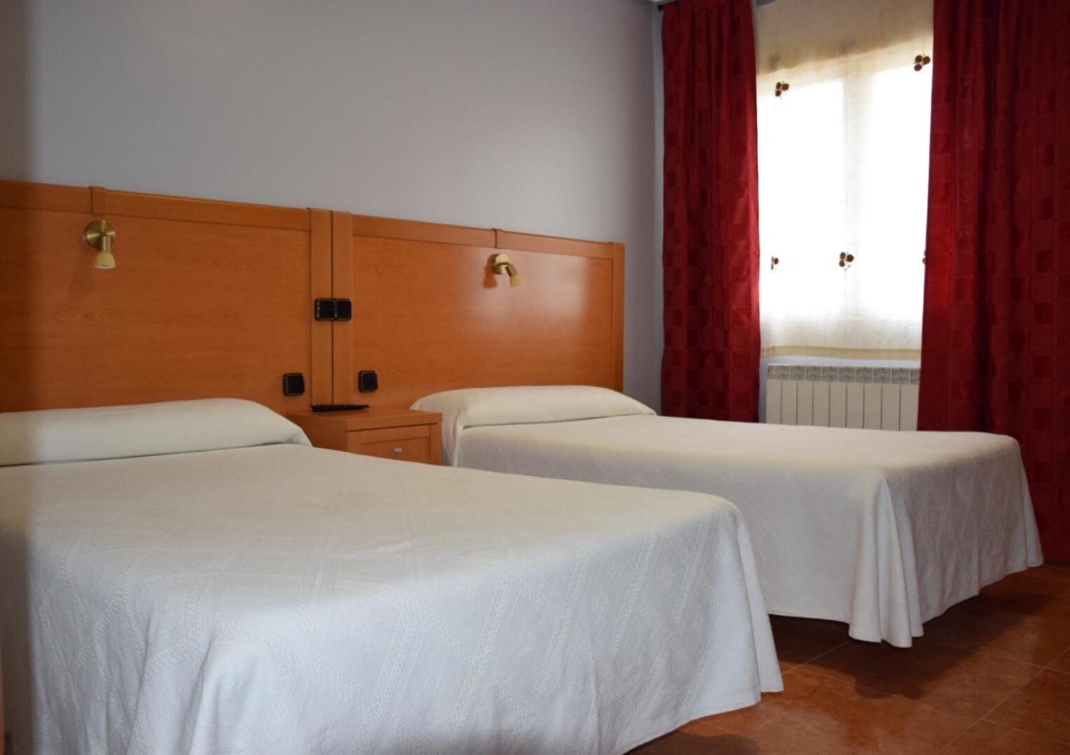 Hostal Infante Peñafiel view 2