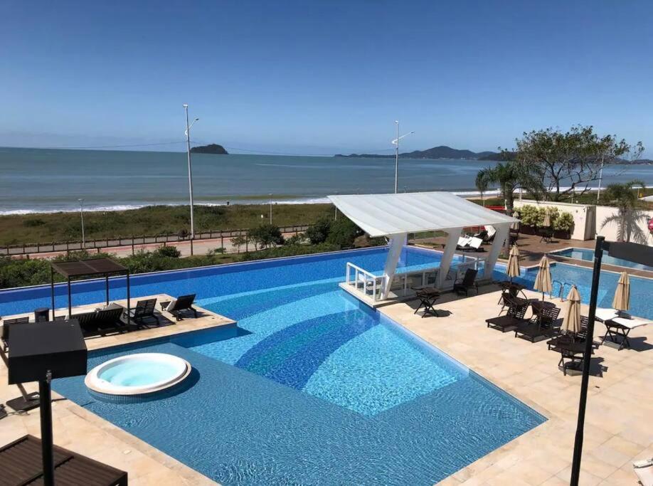 Refúgio de Luxo Frente Mar em Piçarras