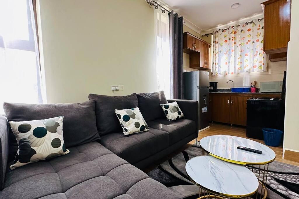 BlackOak Luxury Home 1BR/ Dstv/Free Wi-Fi view 5