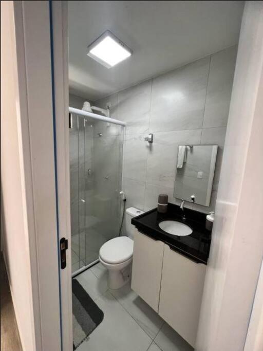 Flat com piscina a 200m da praia